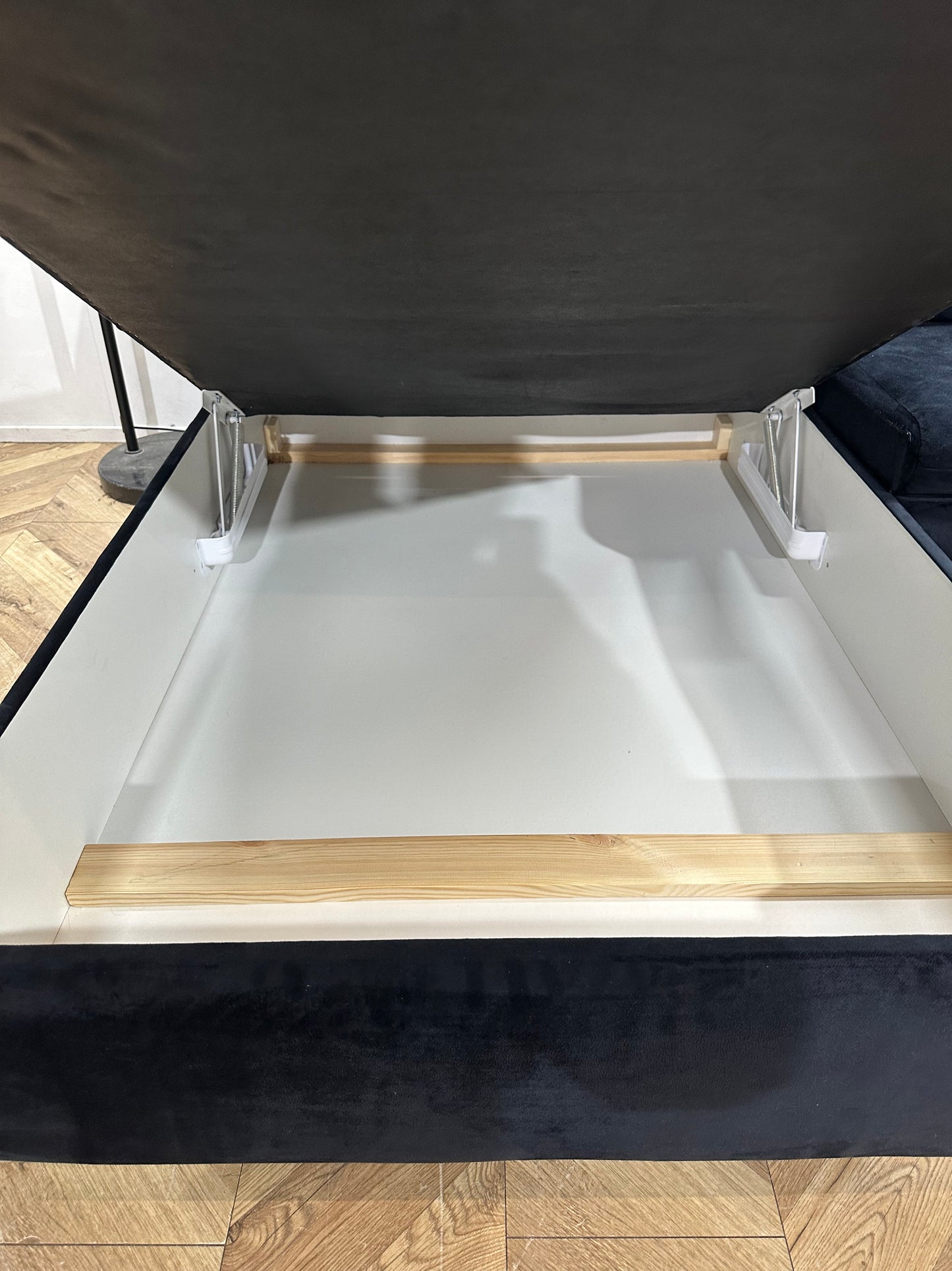 !Showroommodel! Zwarte Velvet Hoekbank ~ Slaapfunctie