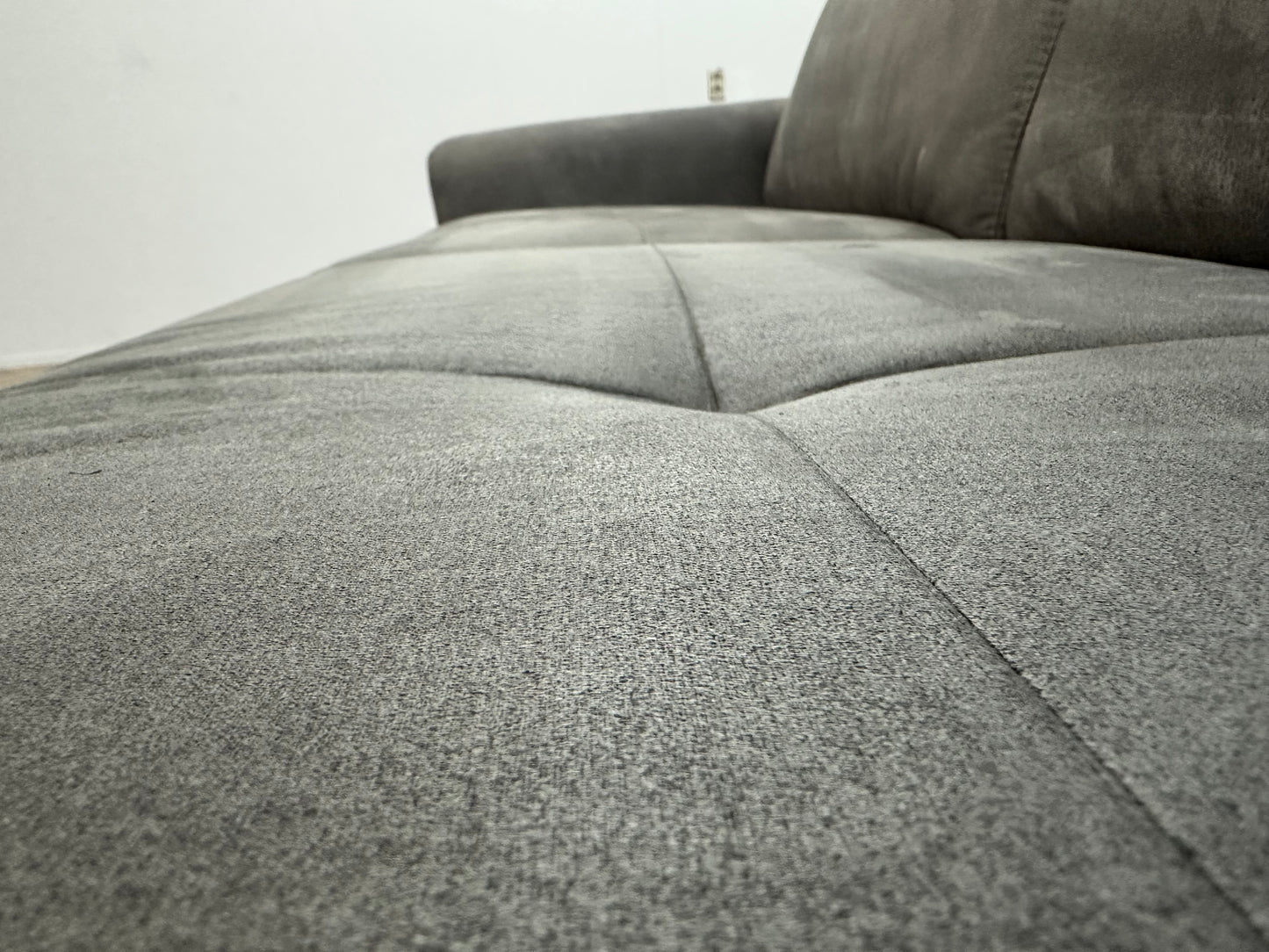 Antraciet Suède Lederen 2.5-Zits Bank ~ Verstelbare Hoofdsteunen ~ Nieuwstaat