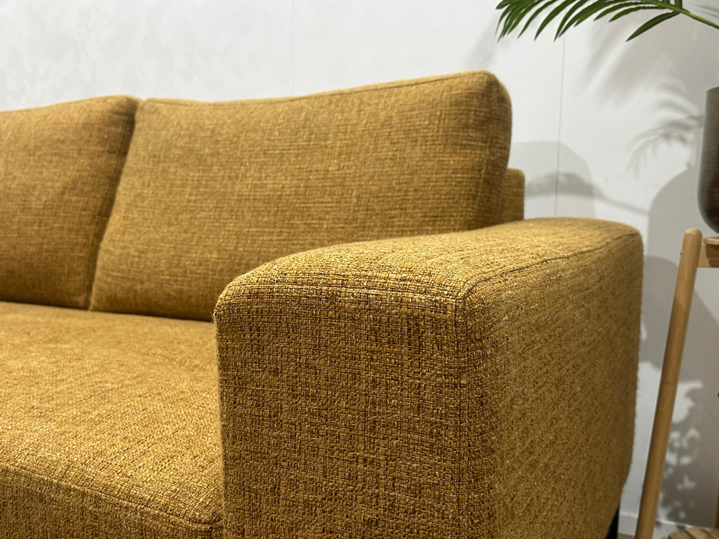 Gele Hoekbank ~ Losse Rugkussens Met Afneembare Hoezen