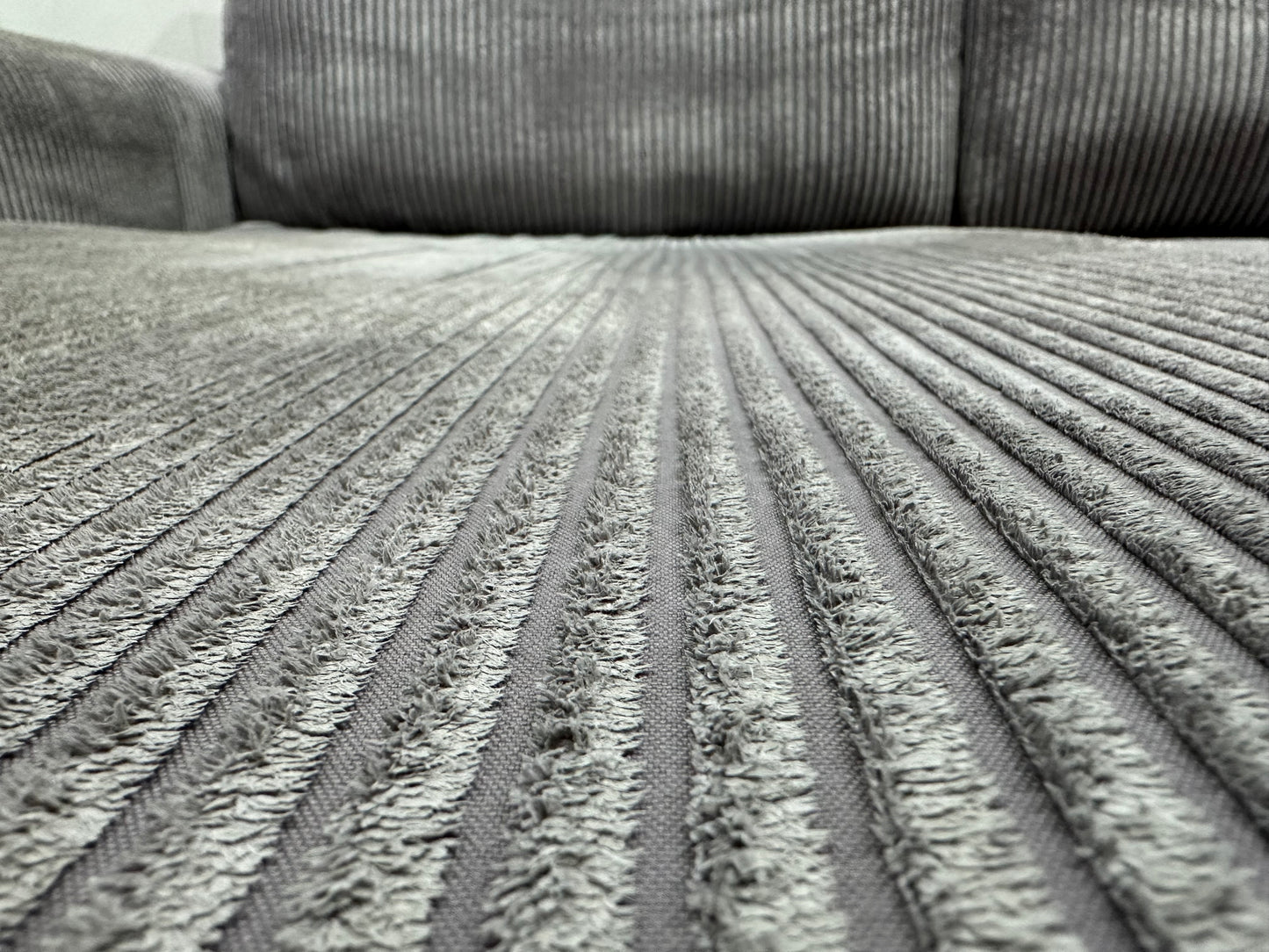 Licht Grijze Ribstof Hoekbank ~ Losse Kussens Met Afneembare Hoezen