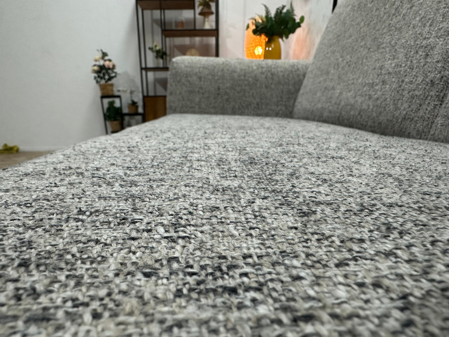 Licht Grijze 2.5-Zits Bank ~ Vaste Kussens