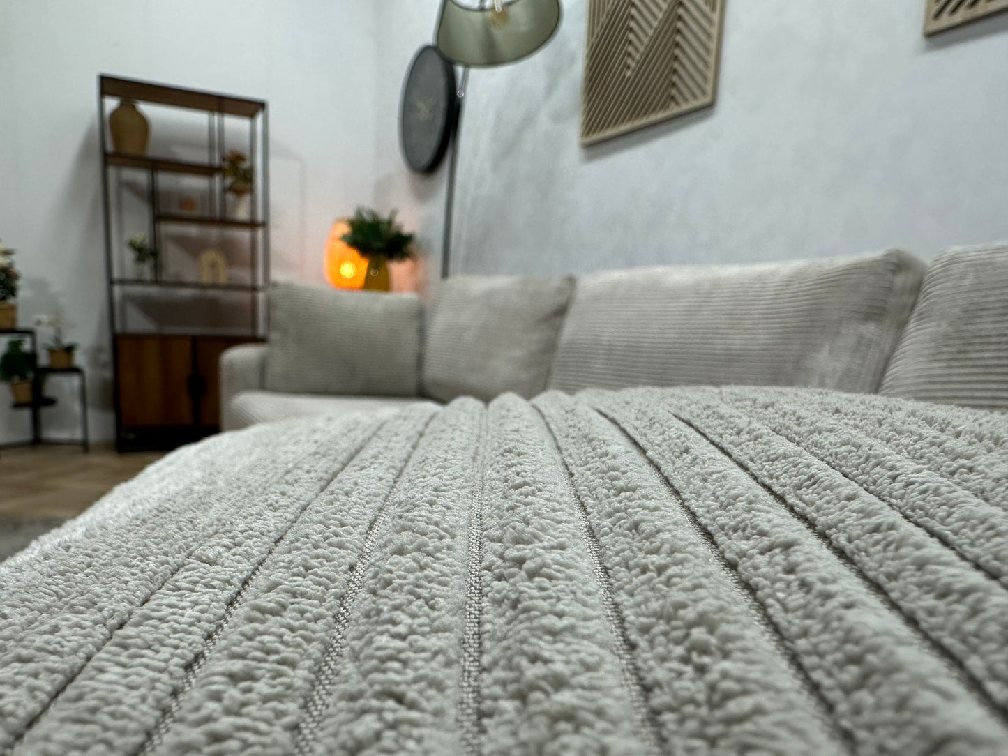 Licht Grijze Ribstof Hoekbank ~ Losse Kussens Met Afneembare Hoezen