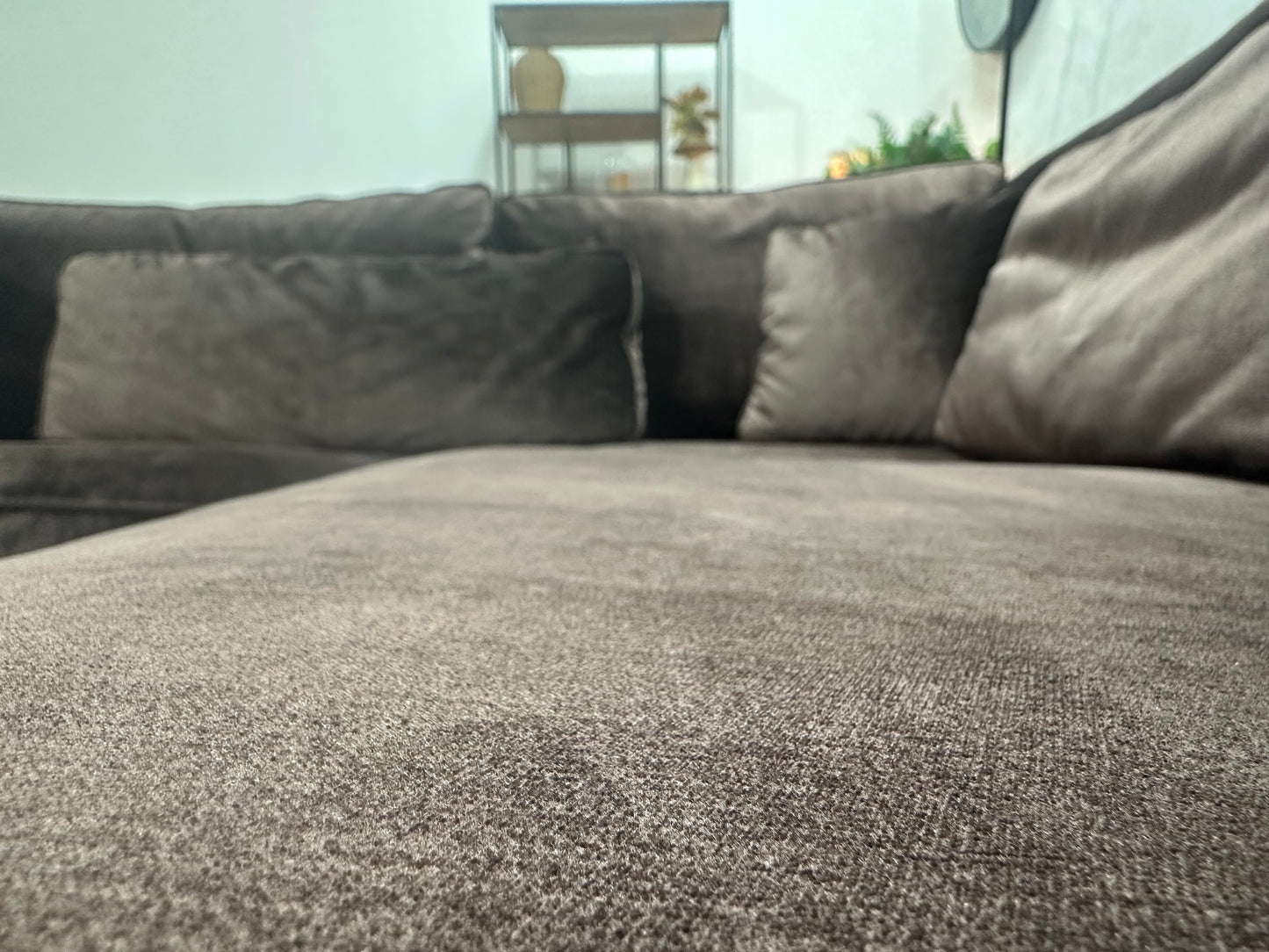 Bruine Velvet Hoekbank ~ Losse Kussens Met Afneembare Hoezen