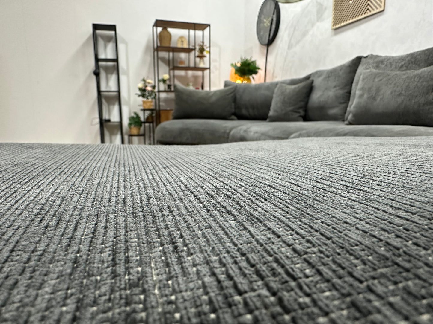 Grijze Ruime Hoekbank ~ Losse Kussens Met Afneembare Hoezen