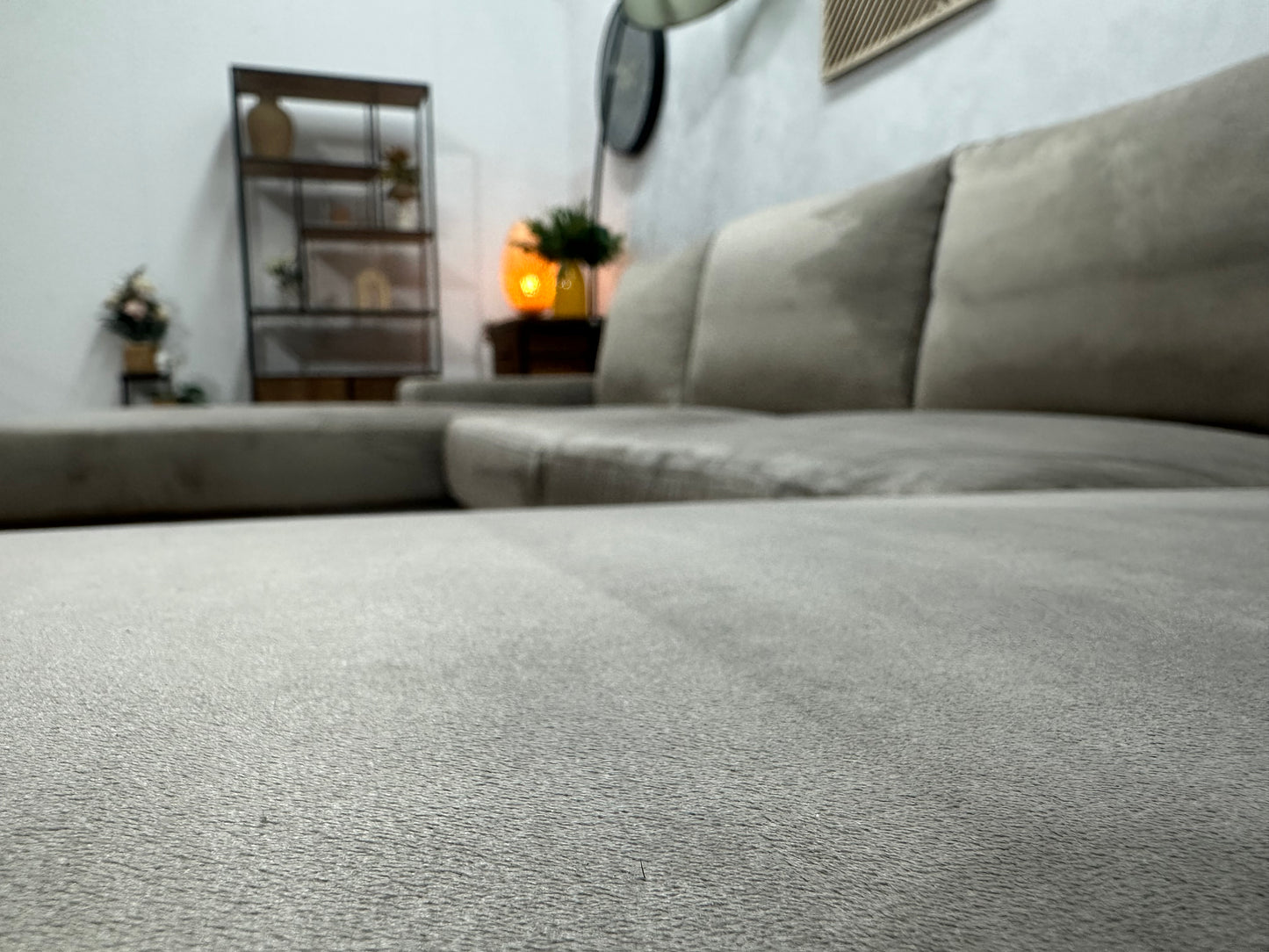 Grijze Velvet U Bank ~ Losse Kussens Met Afneembare Hoezen