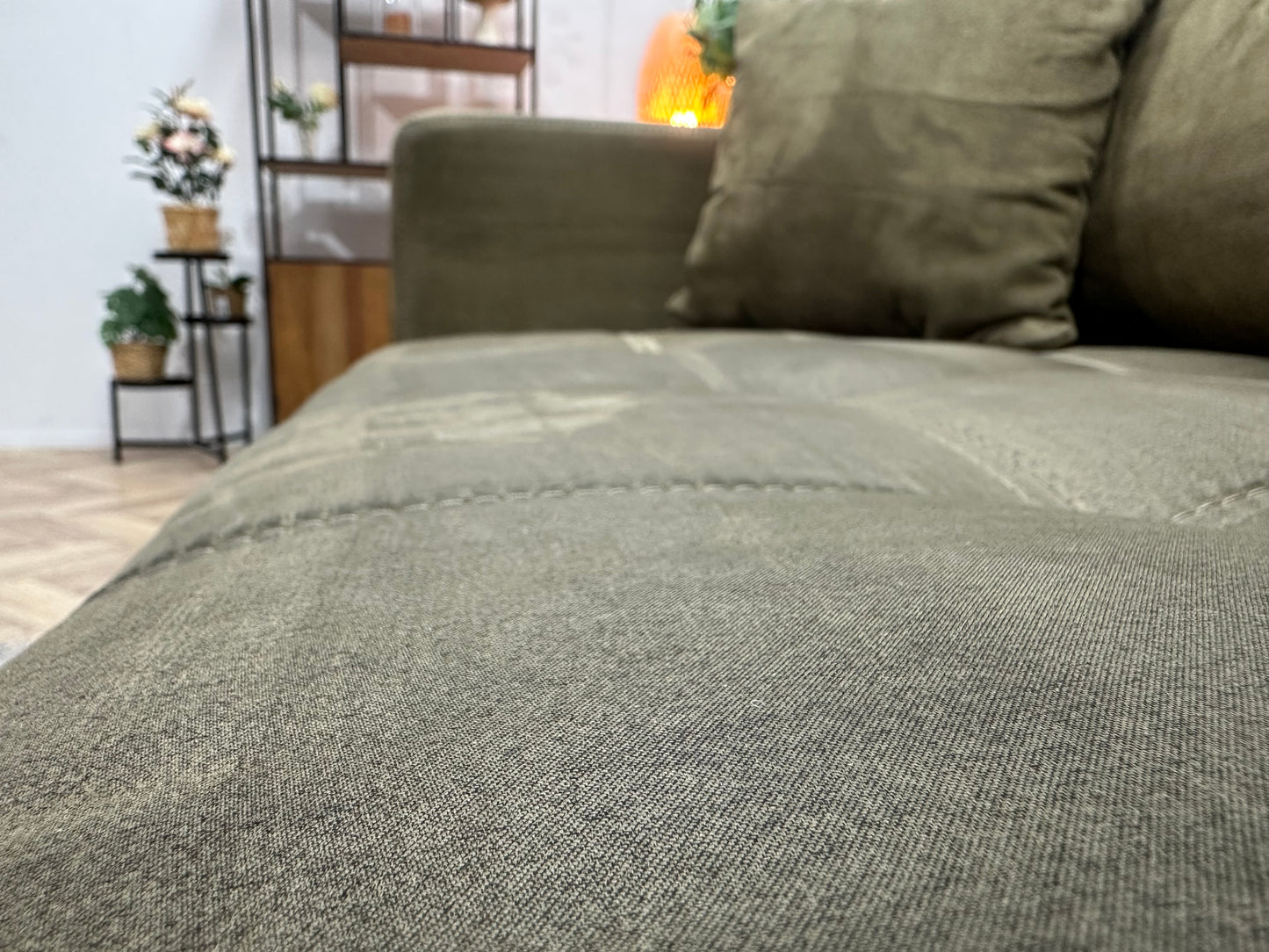 Donker Groene Suède Stoffen Hoekbank ~ Losse Rugkussens Met Afneembare Hoezen