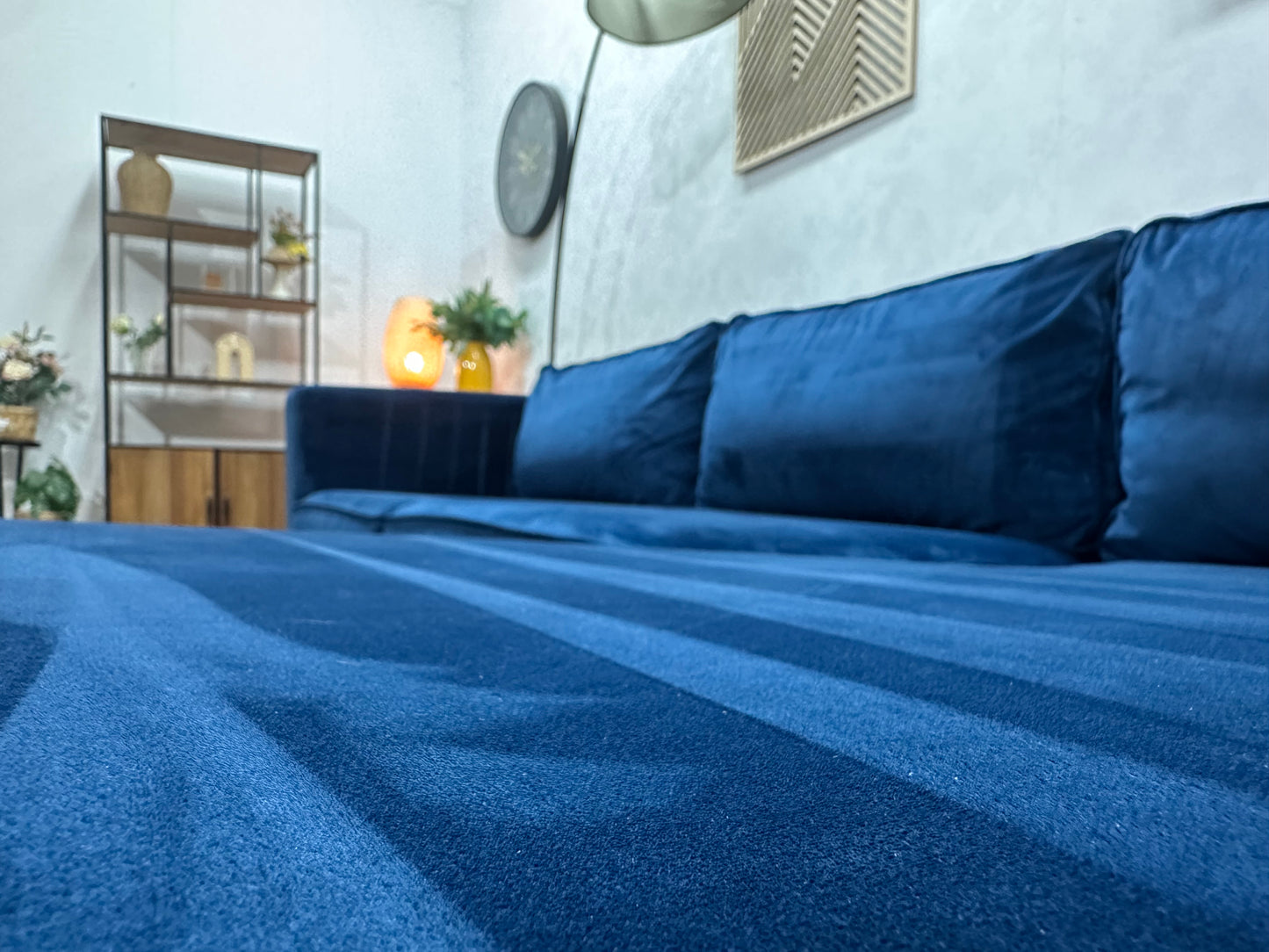 Blauwe Velvet Hoekbank ~ Losse Kussens Met Afneembare Hoezen