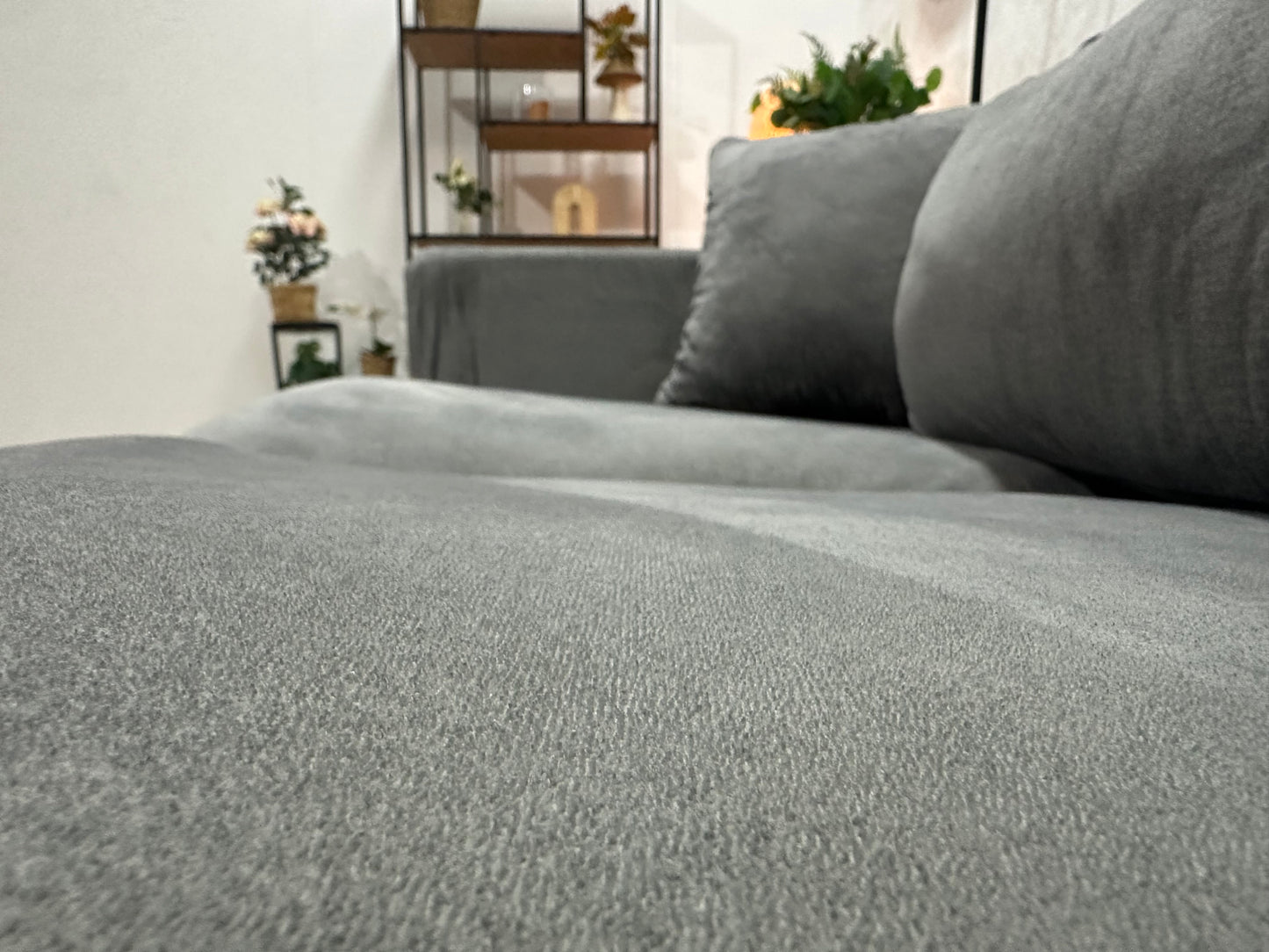 Grijze Velvet Hoekbank ~ Losse Kussens Met Afneembare Hoezen