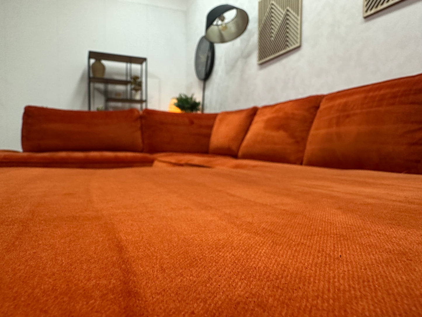 Oranje/Rode Velvet U Bank ~ Losse Kussens Met Afneembare Hoezen