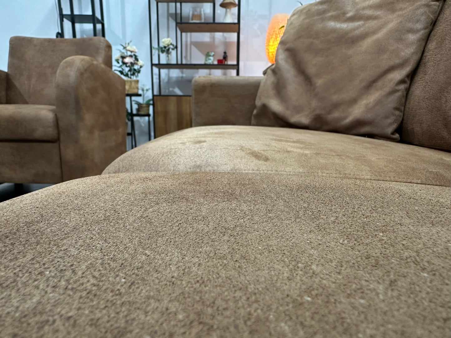 Cognac Bruine Suède Stoffen Inc Fauteuil ~ Losse Rugkussens Met Afneembare Hoezen