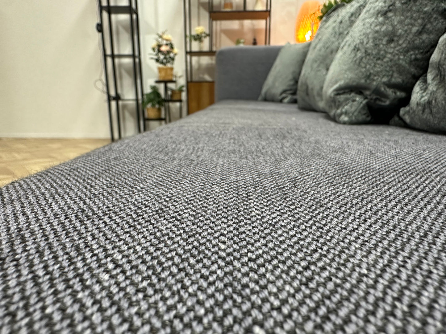 Grijze Ruime Hybride 3-Zits Bank Inc Hocker ~ Losse Rugkussens Met Afneembare Hoezen