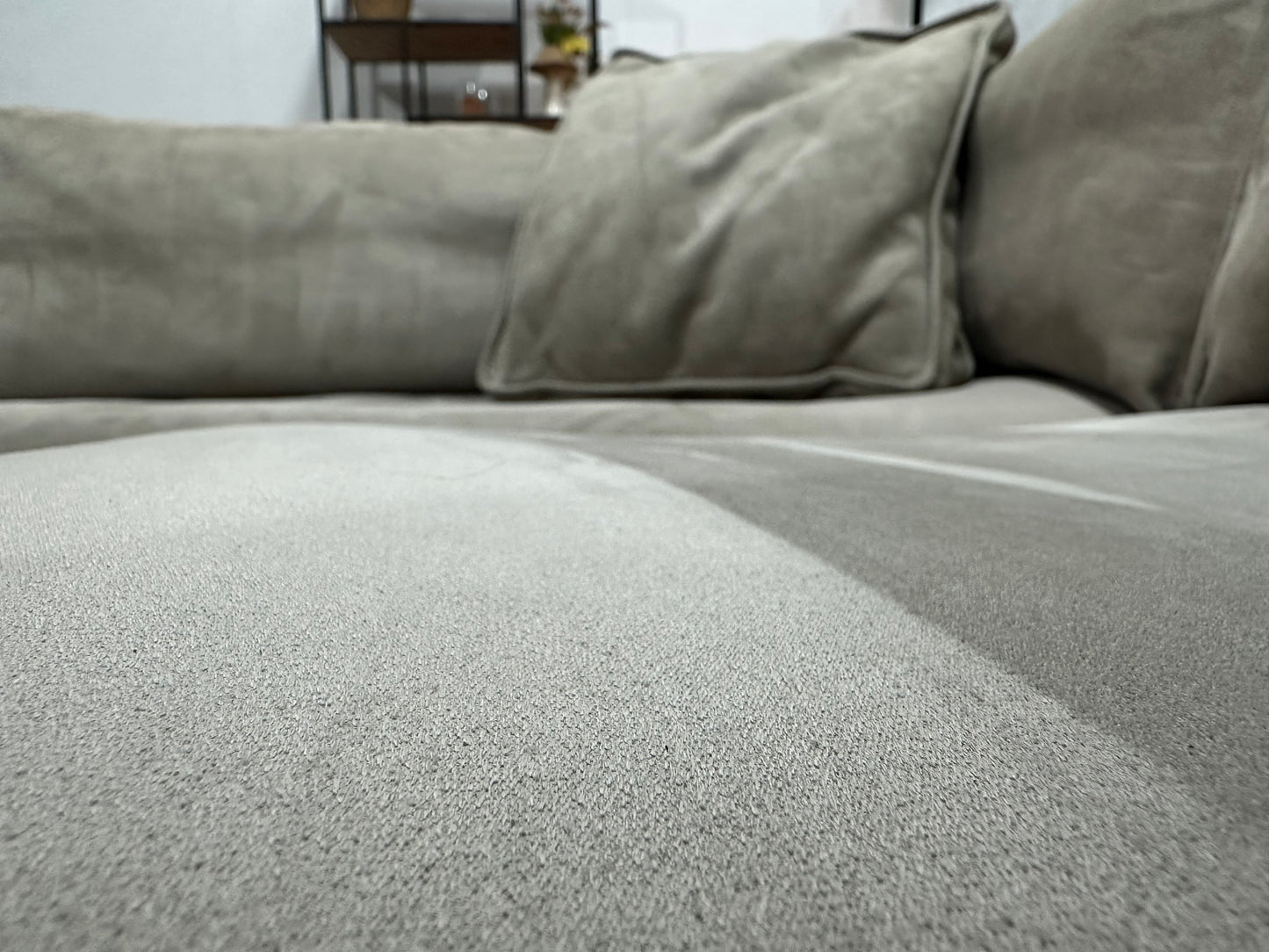Taupe Velvet Hoekbank ~ Losse Kussens Met Afneembare Hoezen