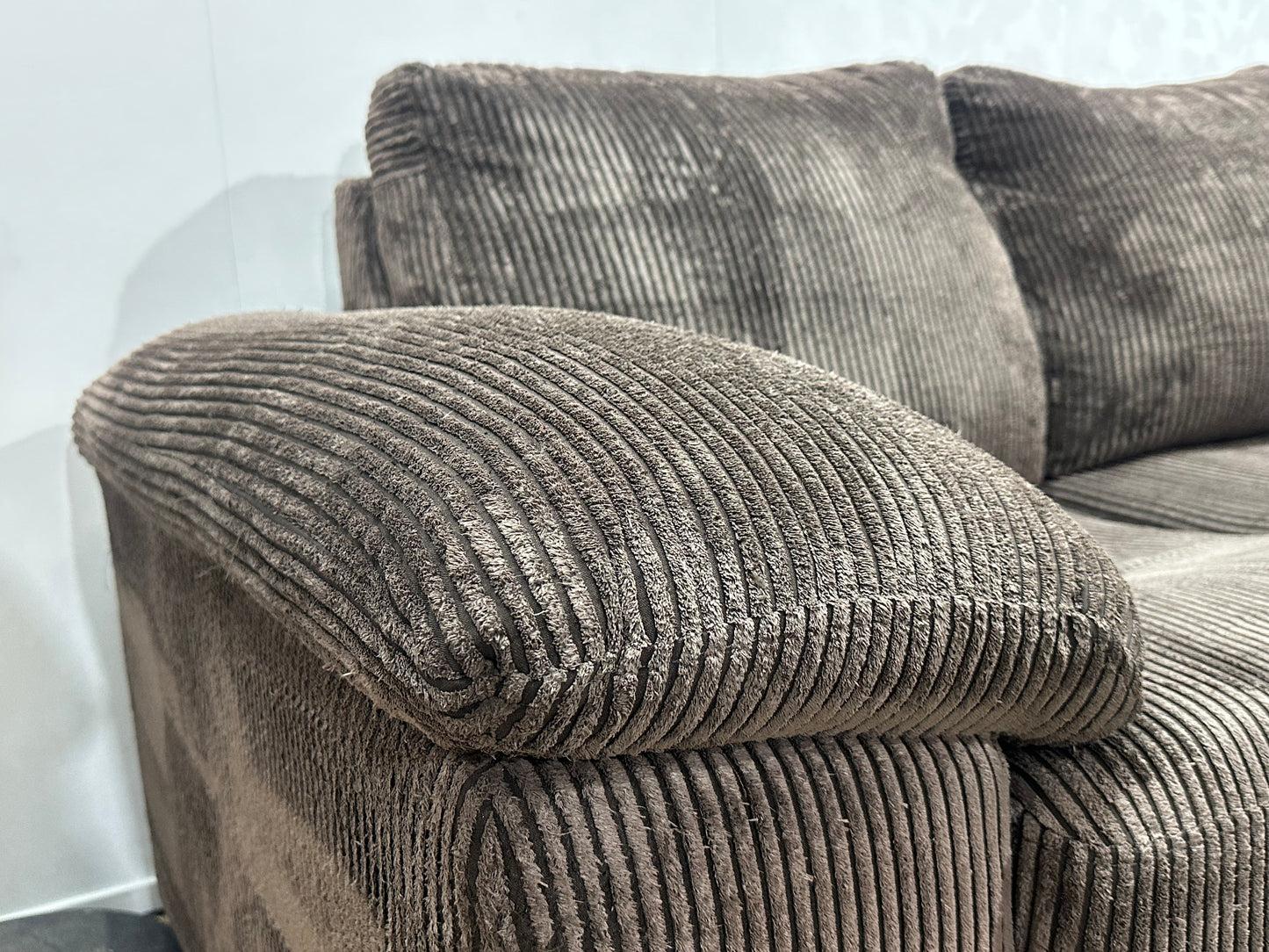 Bruine Ribstof Hoekbank Inc Hocker ~ Vaste Kussens