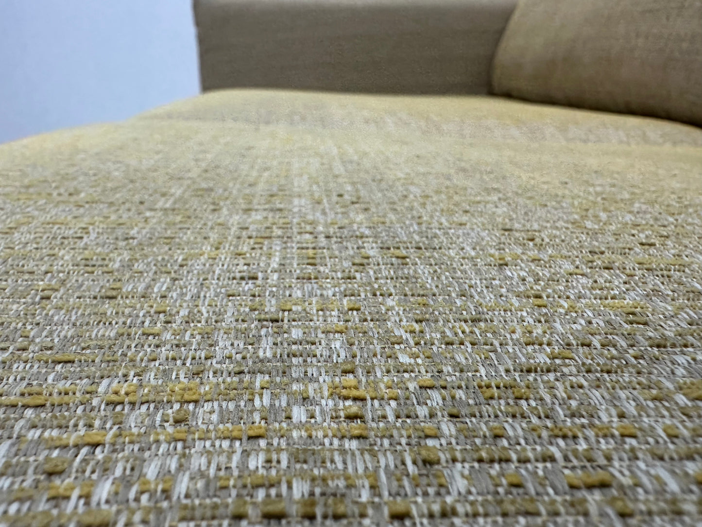 Gele 2.5-Zits Bank ~ Losse Kussens Met Afneembare Hoezen