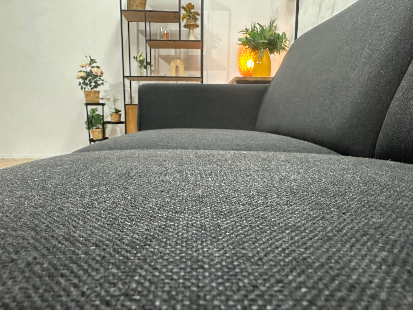 Zwarte Hoekbank ~ Vaste Kussens