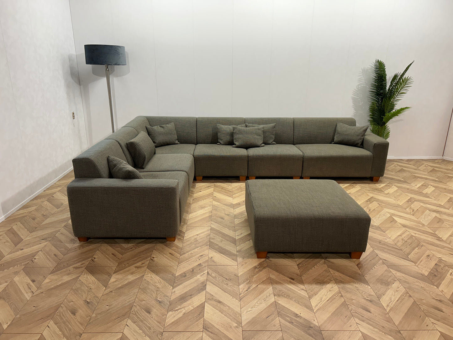 Taupe Hoekbank ~ Incl Hocker