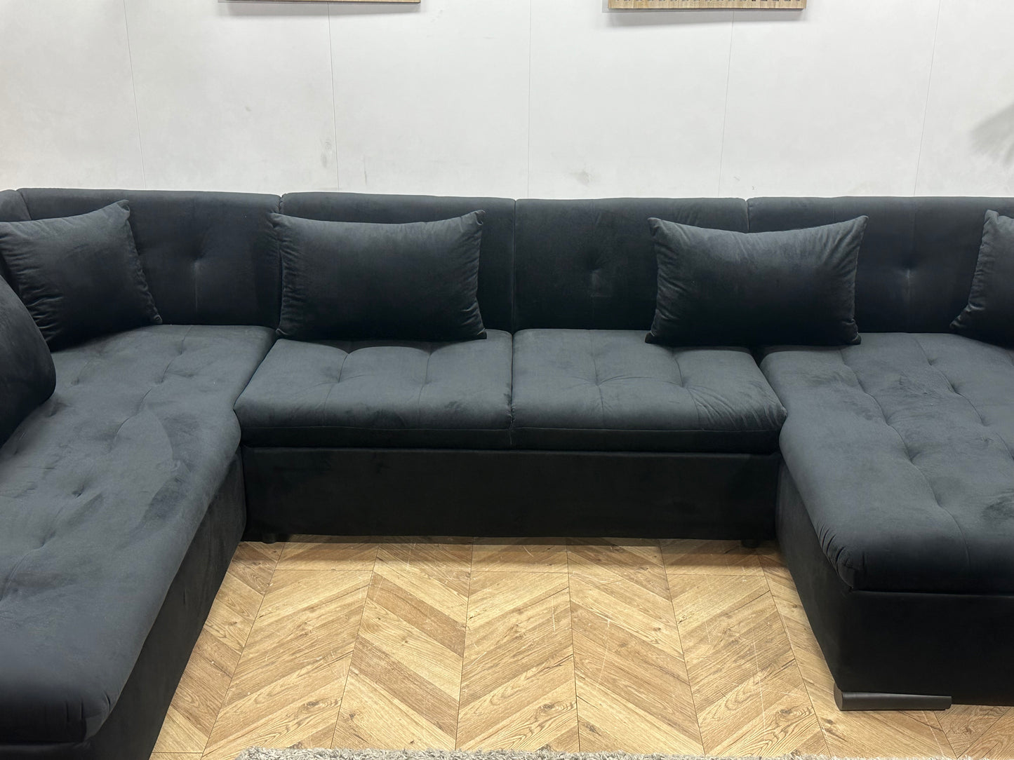 !Showroommodel! Zwarte Velvet U Bank