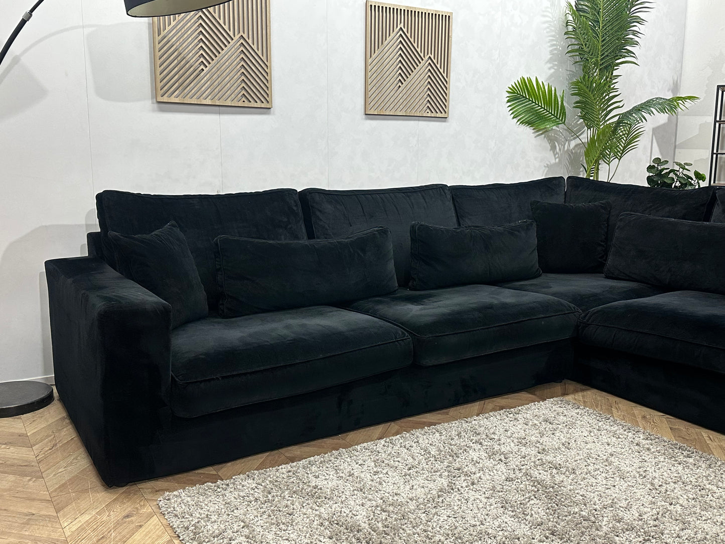 Zwarte Velvet Hoekbank ~ Losse Kussens Met Afneembare Hoezen