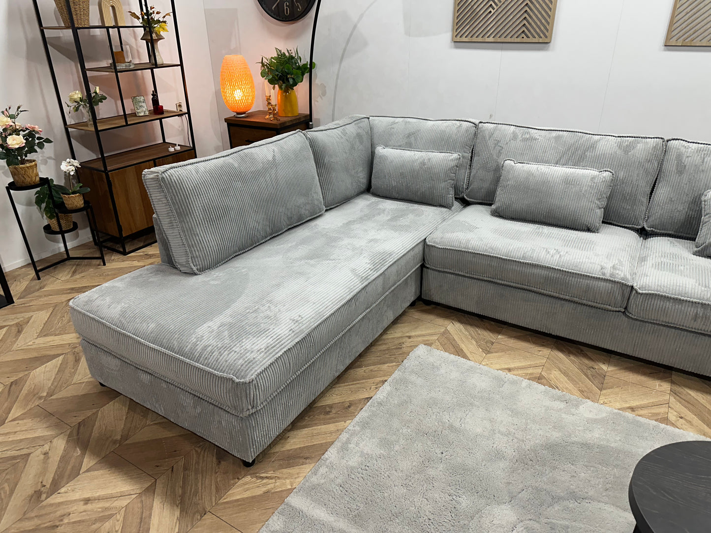 !Showroommodel! Licht Blauwe Ribstof Hoekbank Beide Hoeken Mogelijk