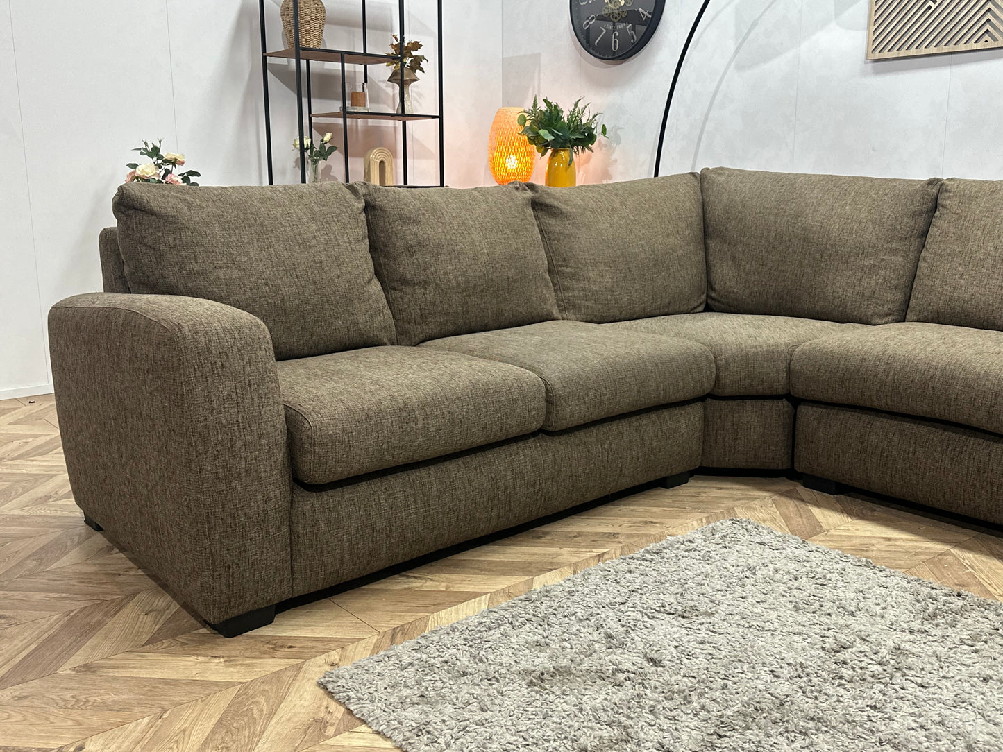 Bruine Hoekbank ~ Losse Rugkussens Met Afneembare Hoezen