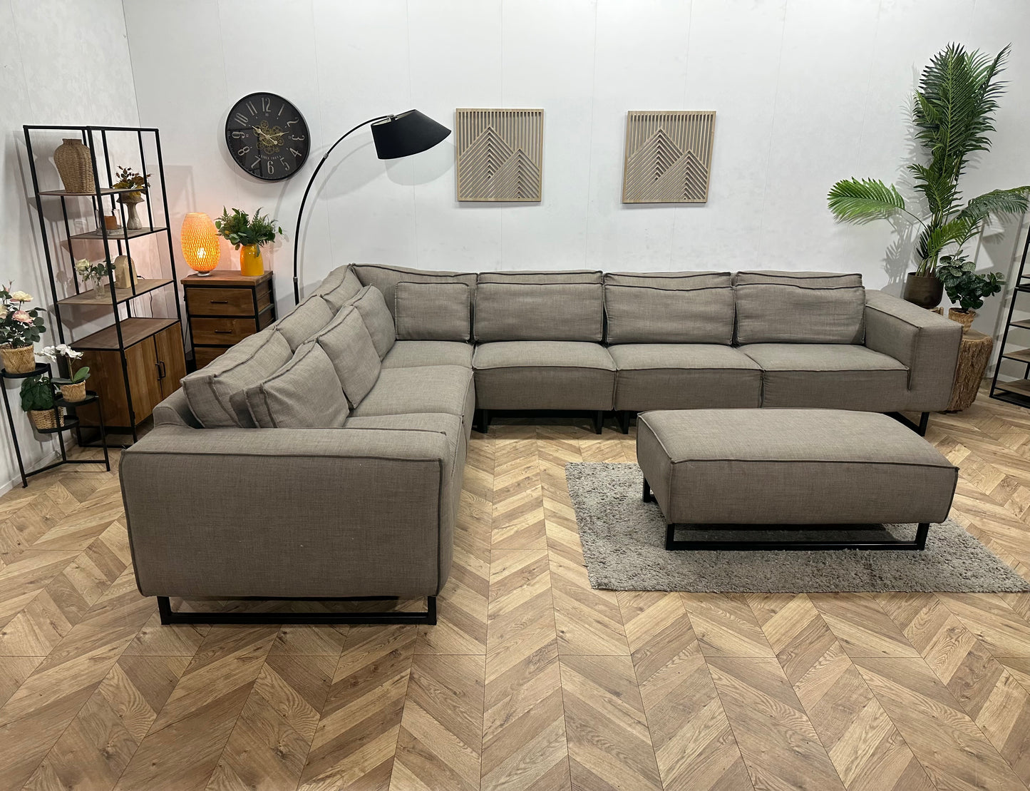 Taupe Ruime Hoekbank Inc Hocker ~ Meerdere Opstellingen