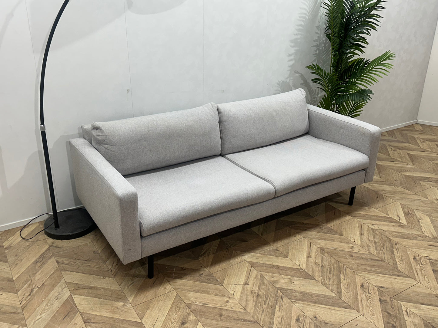 Licht Grijze 2.5-Zits Bank ~ Losse Kussens Met Afneembare Hoezen