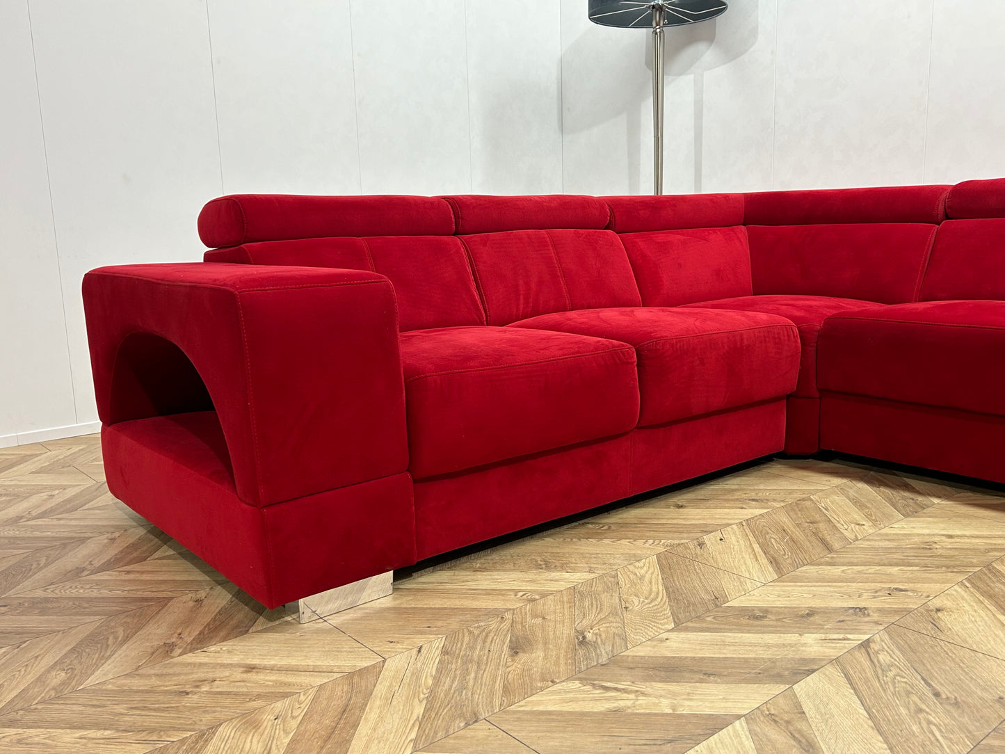 Rode Velvet Hoekbank ~ Vaste Kussens