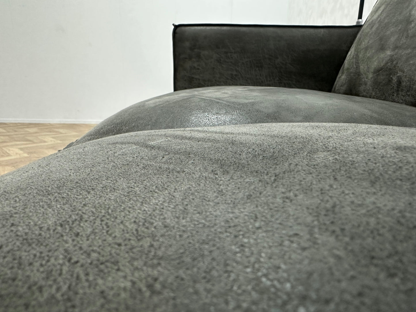 Antraciet Suède Lederen 2.5-Zits Bank ~ Losse Kussens Met Afneembare Hoezen