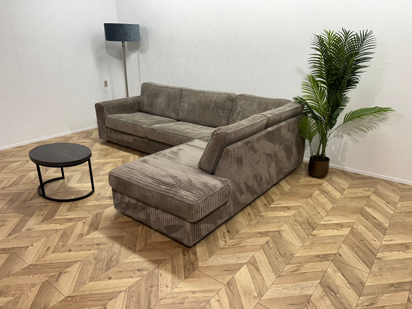 Taupe Ribstof Hoekbank ~ Losse Kussens Met Afneembare Hoezen