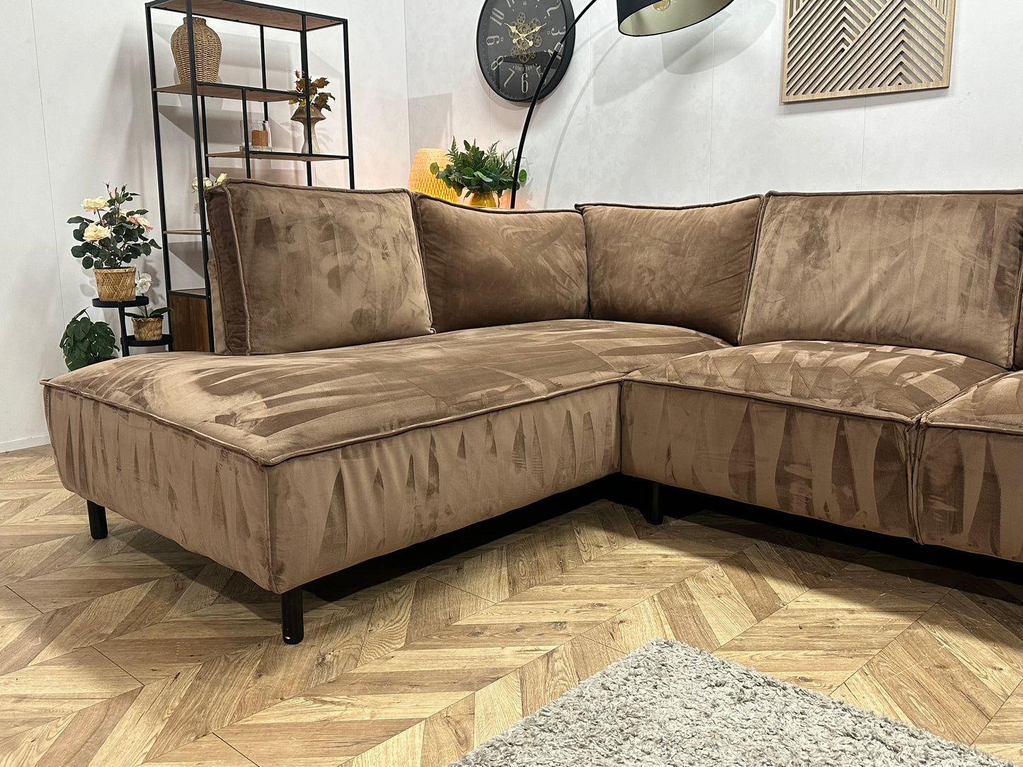 Bruine Ruime Velvet Hoekbank Inc Hocker ~ Losse Rugkussens Met Afneembare Hoezen