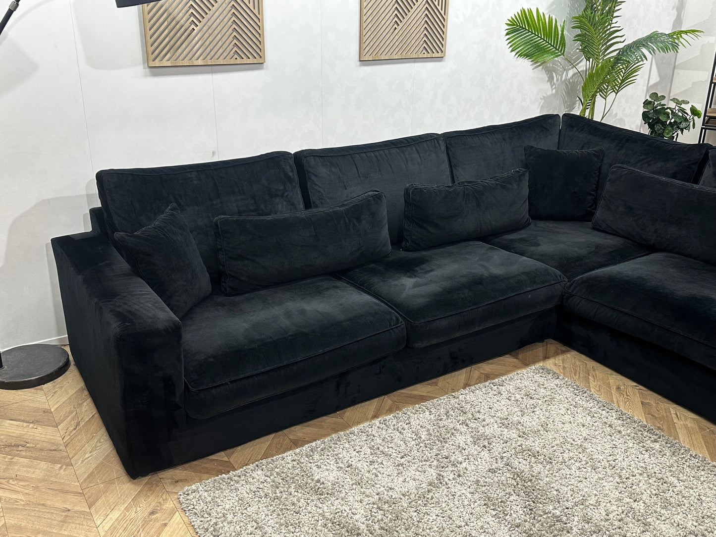 Zwarte Velvet Hoekbank ~ Losse Kussens Met Afneembare Hoezen