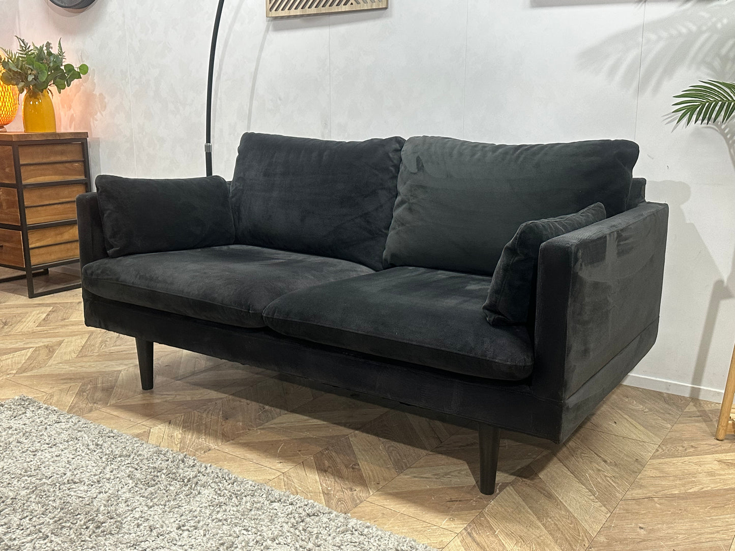 Zwarte Velvet 2-Zits Bank ~ Losse Kussens Met Afneembare Hoezen