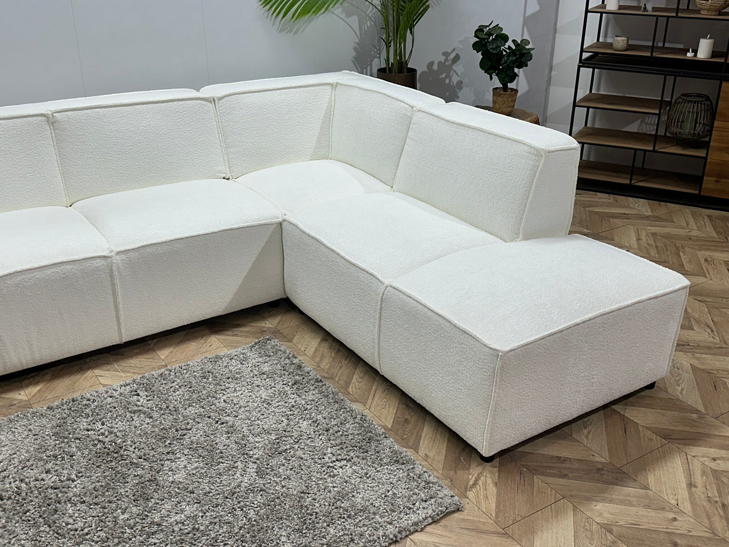 !Showroommodel! Witte Bouclé Stoffen Hoekbank