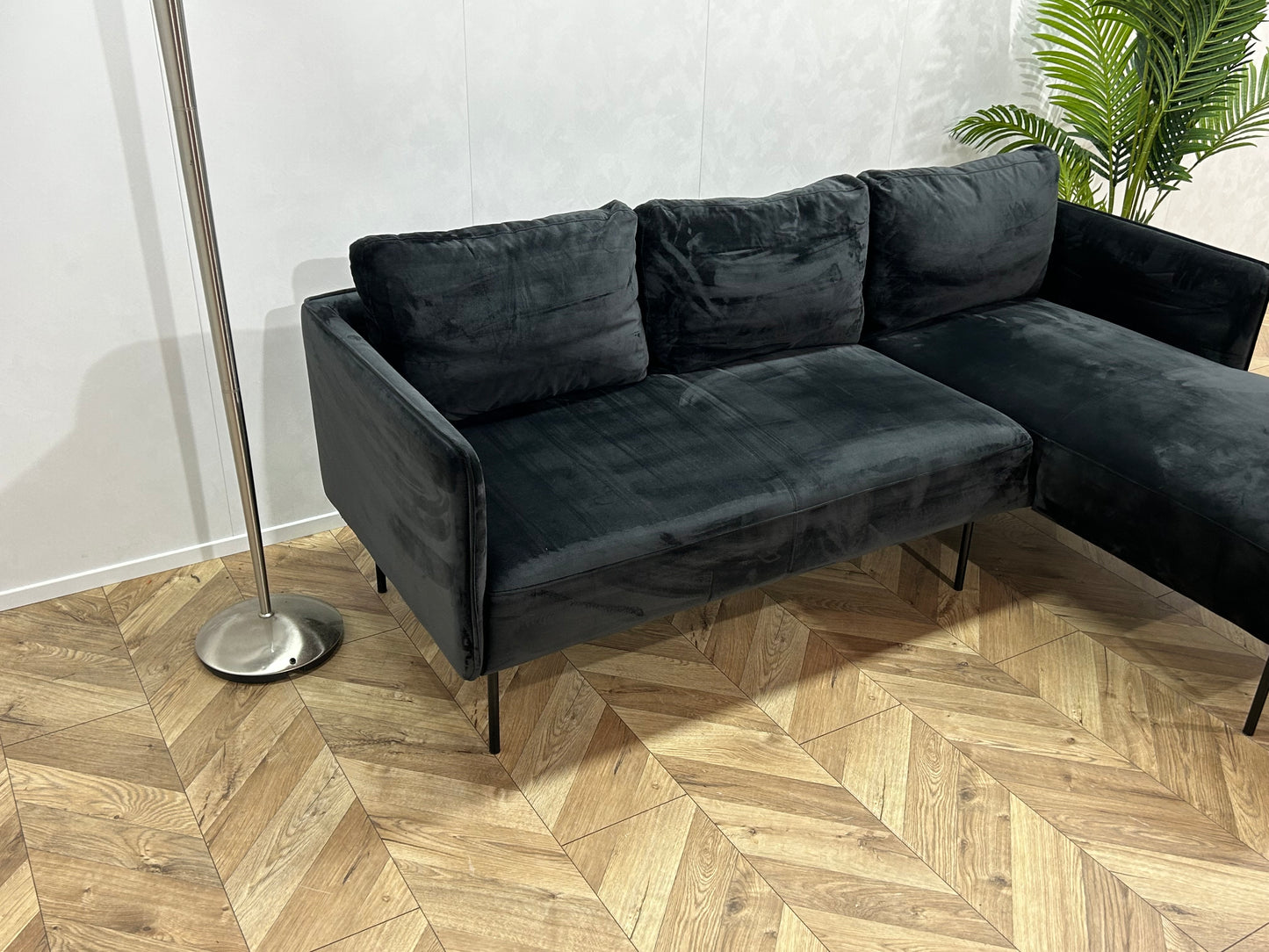 Zwarte Velvet Hoekbank ~ Losse Kussens Met Afneembare Hoezen