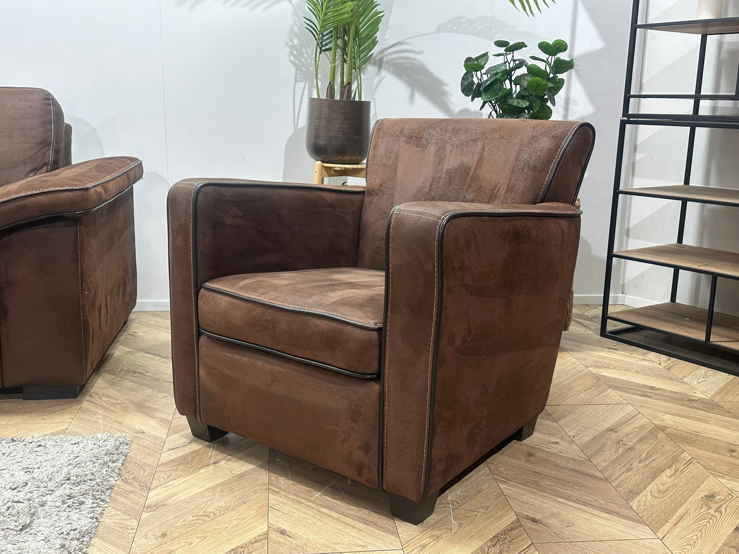 Bruine Suède Stoffen Banken Set Inc Hocker ~ Vaste Kussens