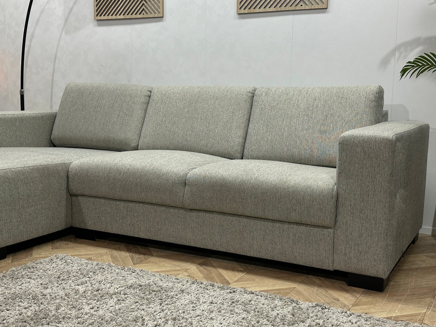 Licht Grijze Hoekbank ~ Losse Rugkussens Met Afneembare Hoezen