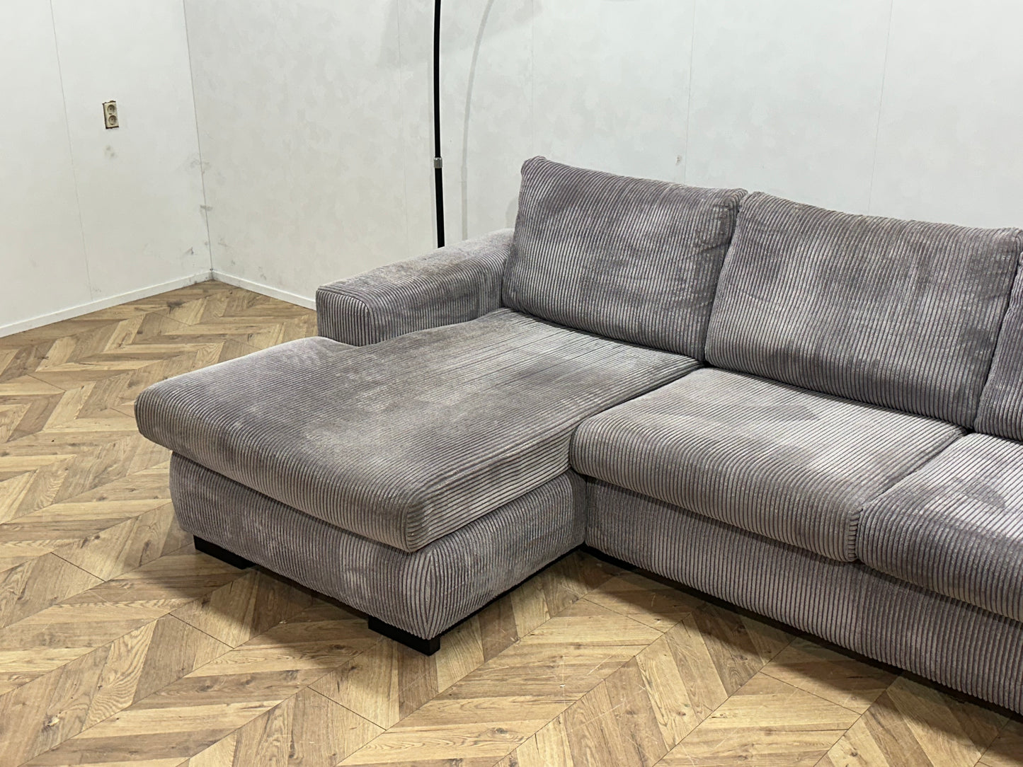 Licht Grijze Ribstof Hoekbank ~ Losse Kussens Met Afneembare Hoezen