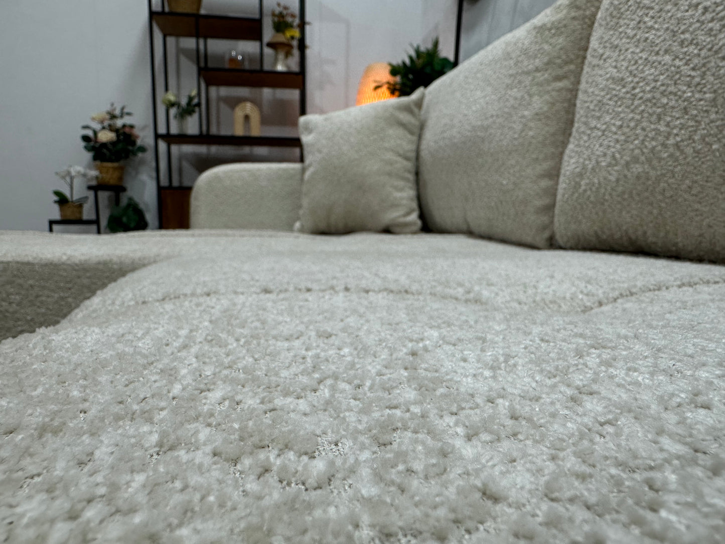 !Showroommodel! Witte Bouclé Stoffen U Bank