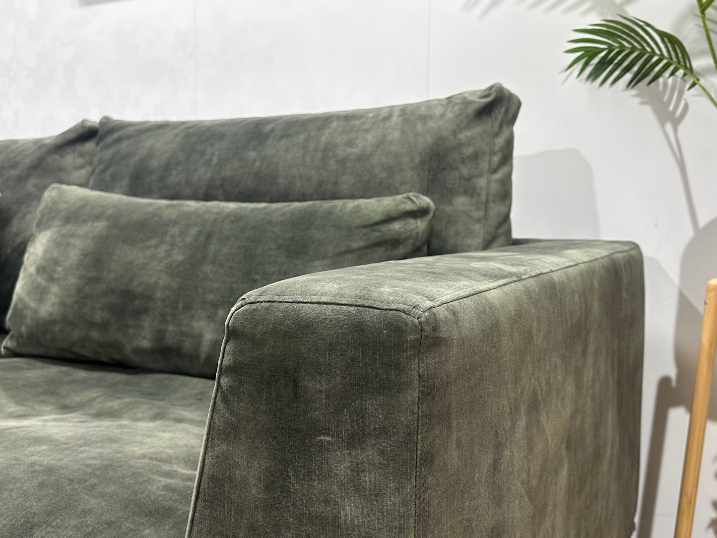 Room108 Donker Groene Velvet Hoekbank ~ Nieuwstaat