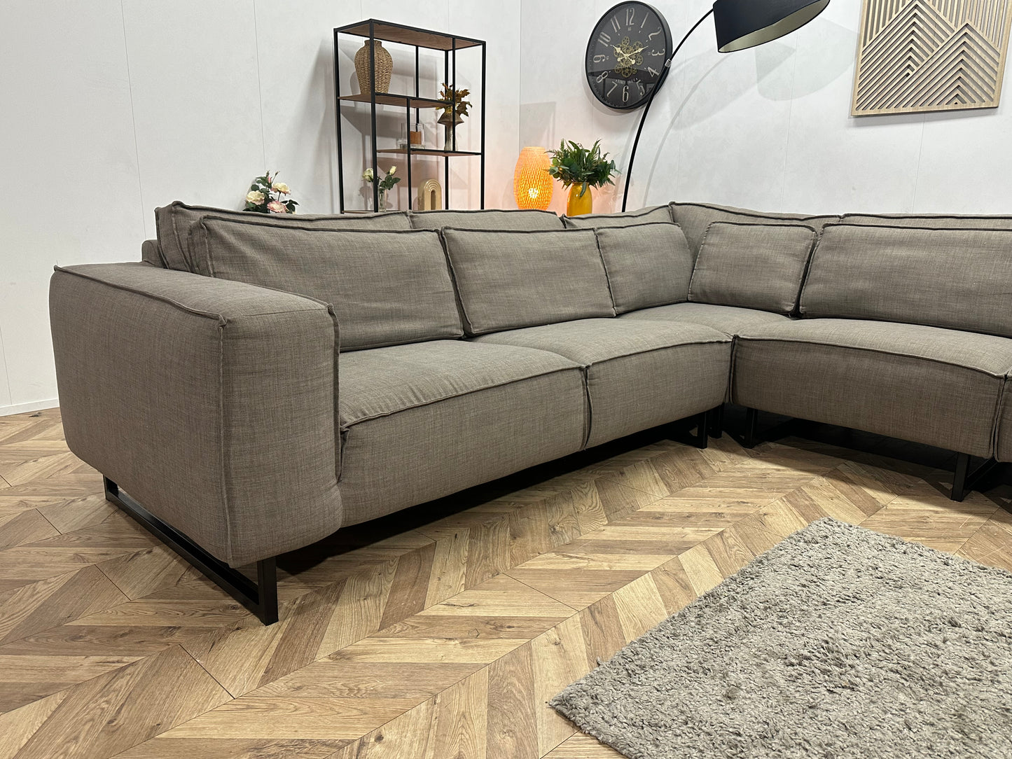 Taupe Ruime Hoekbank Inc Hocker ~ Meerdere Opstellingen