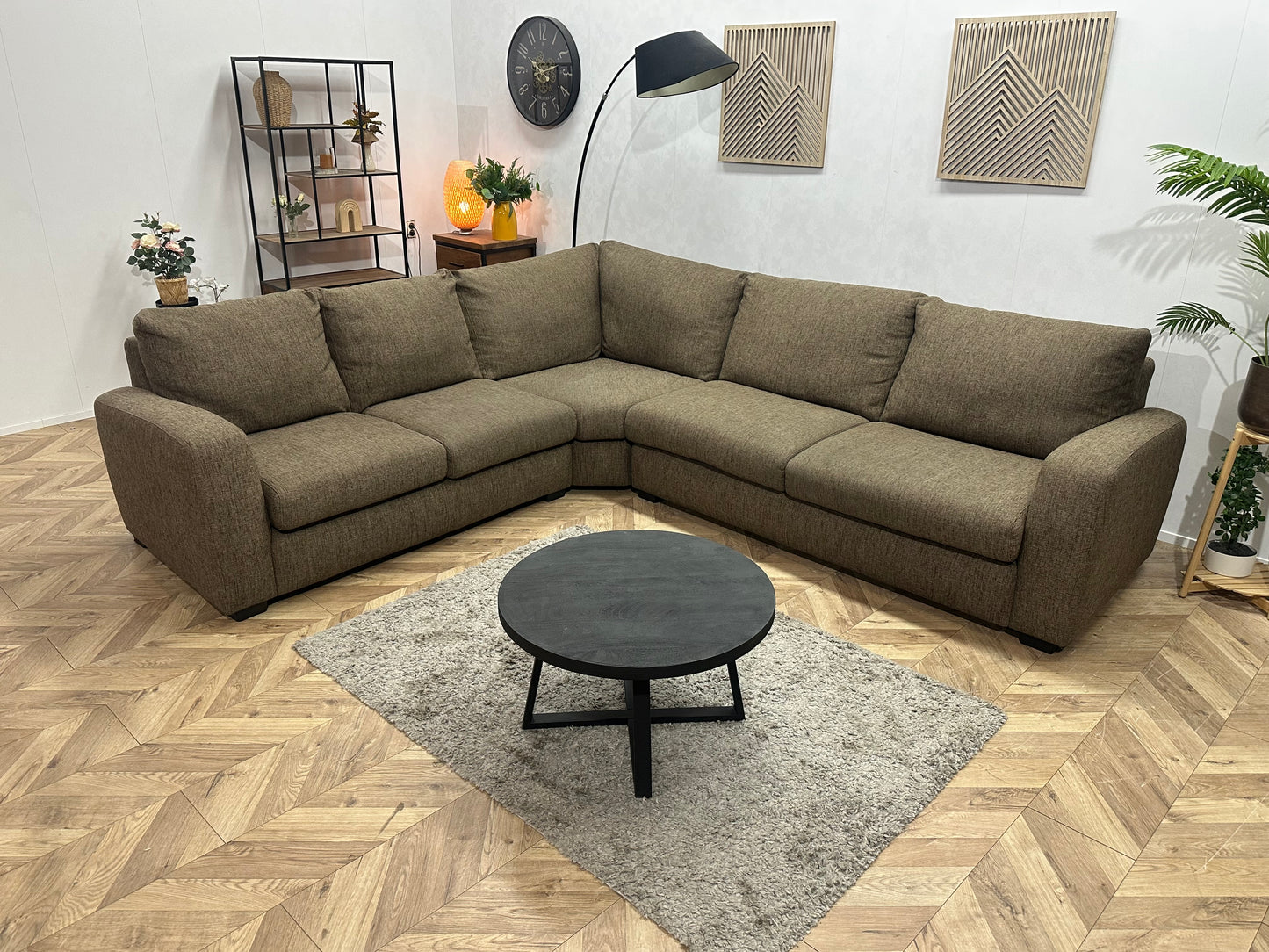 Bruine Hoekbank ~ Losse Rugkussens Met Afneembare Hoezen