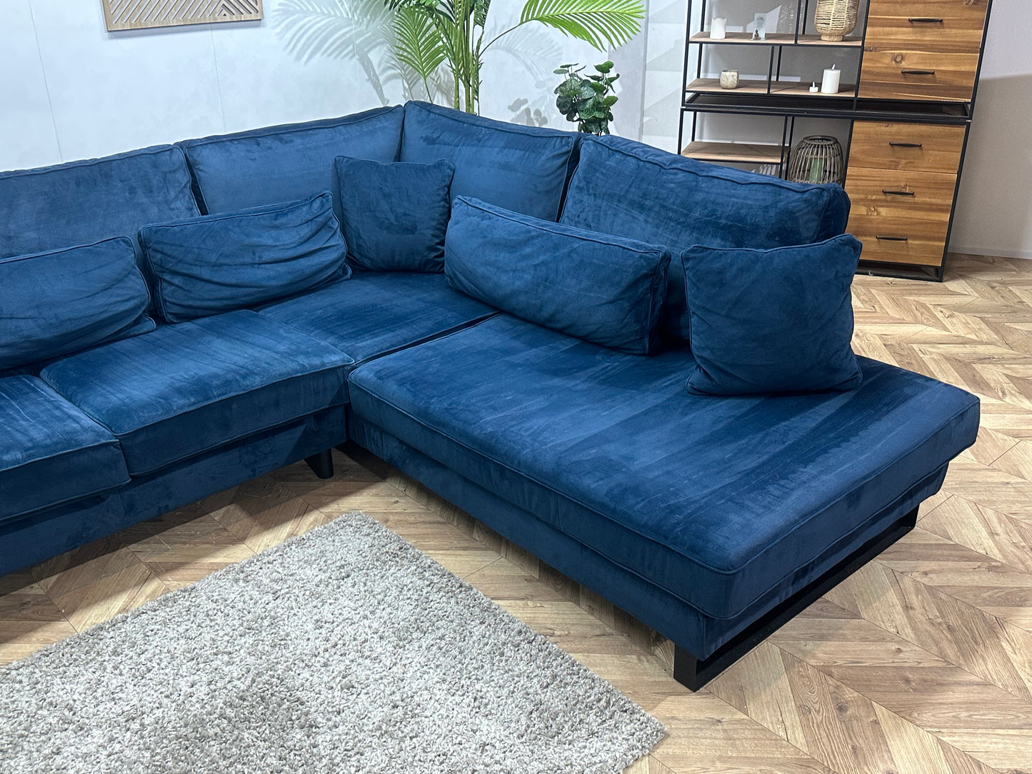 Blauwe Velvet Hoekbank ~ Losse Kussens Met Afneembare Hoezen