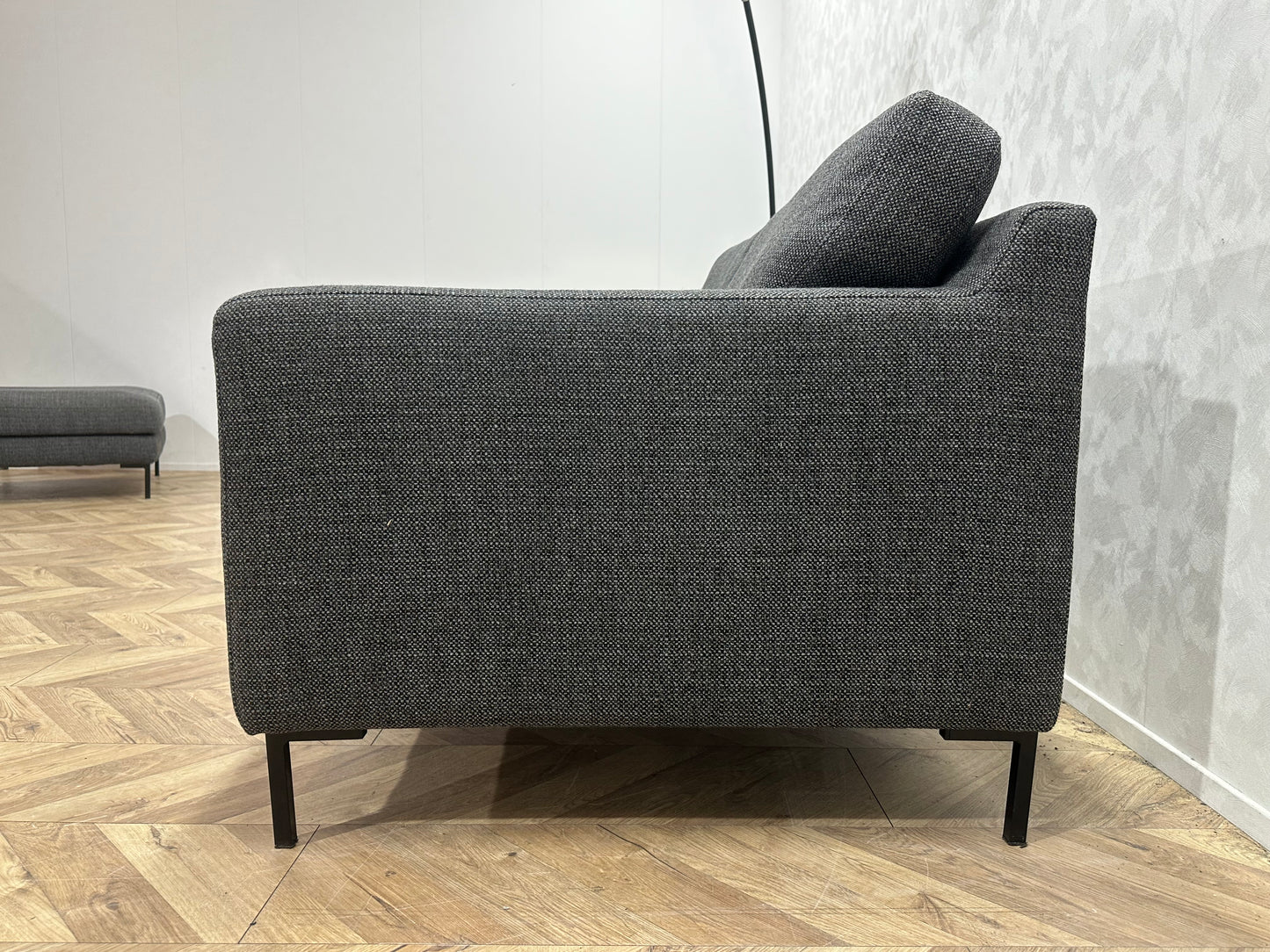 Grijze 2.5-Zits Bank Inc Hocker ~ Losse Kussens Met Afneembare Hoezen