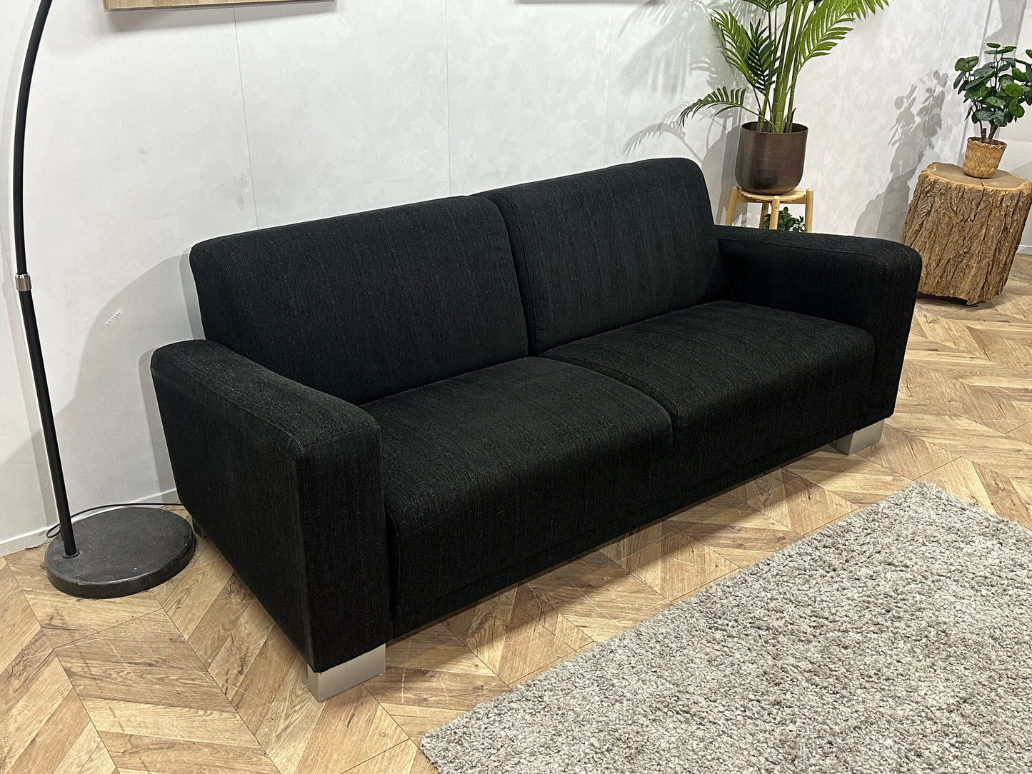 InHouse Zwarte 2.5-Zits Bank ~ Vaste Kussens