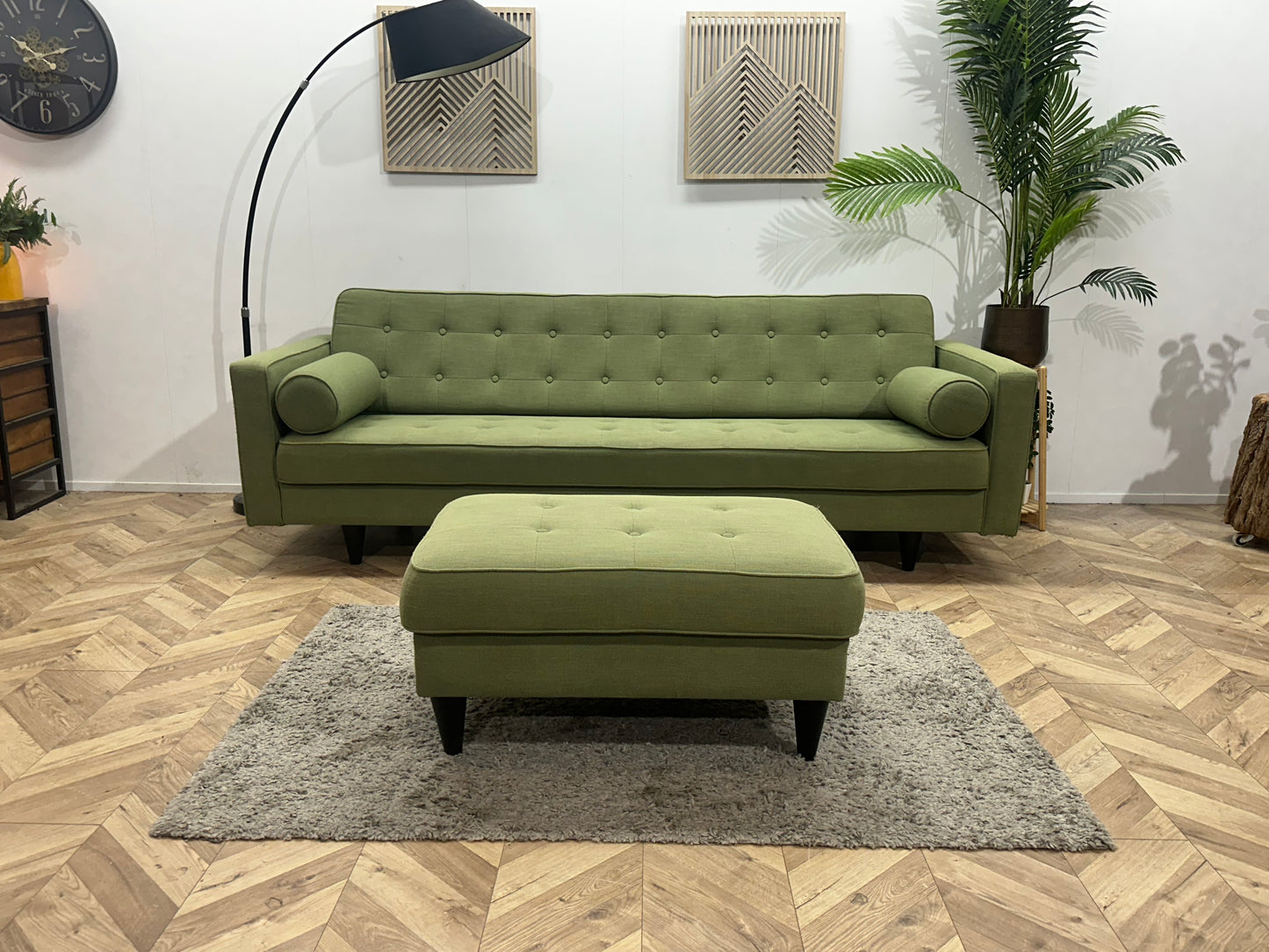Licht Groene 3-Zits Bank Inc Hocker ~ Losse Rugkussen Met Afneembare Hoezen