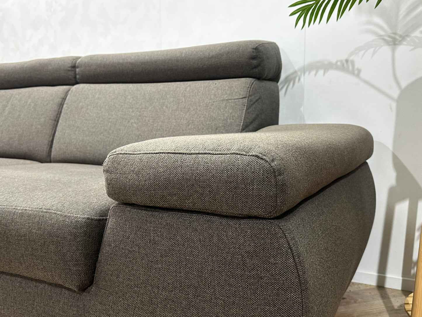 Grijze 3-Zits Bank ~ Verstelbare Arm/Hoofdsteunen