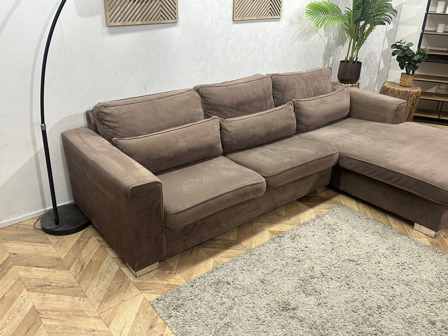 Bruine Velvet Hoekbank ~ Losse Kussens Met Afneembare Hoezen