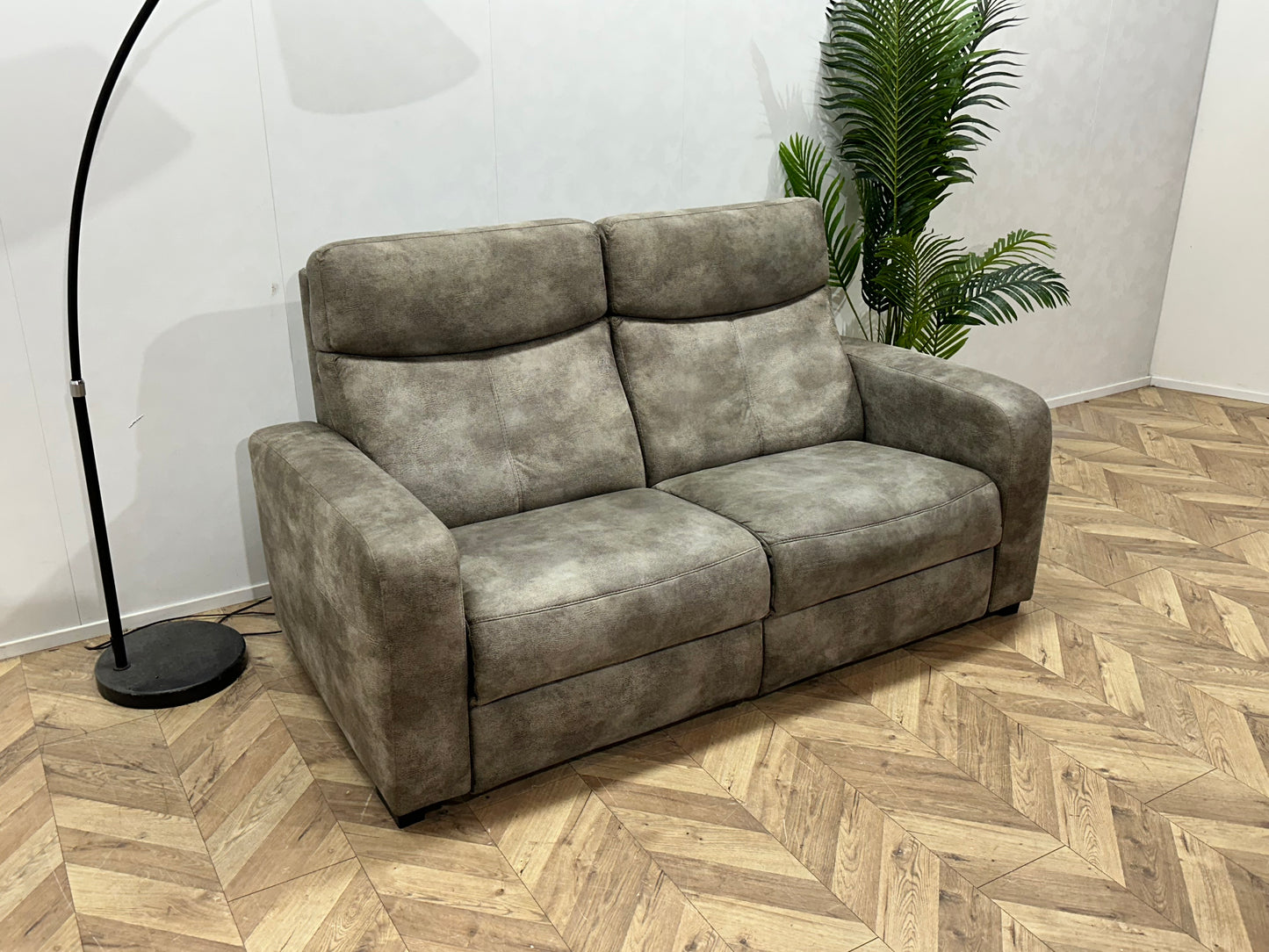 Grijze Suède Stoffen 2.5-Zits Bank ~ Vaste Kussens