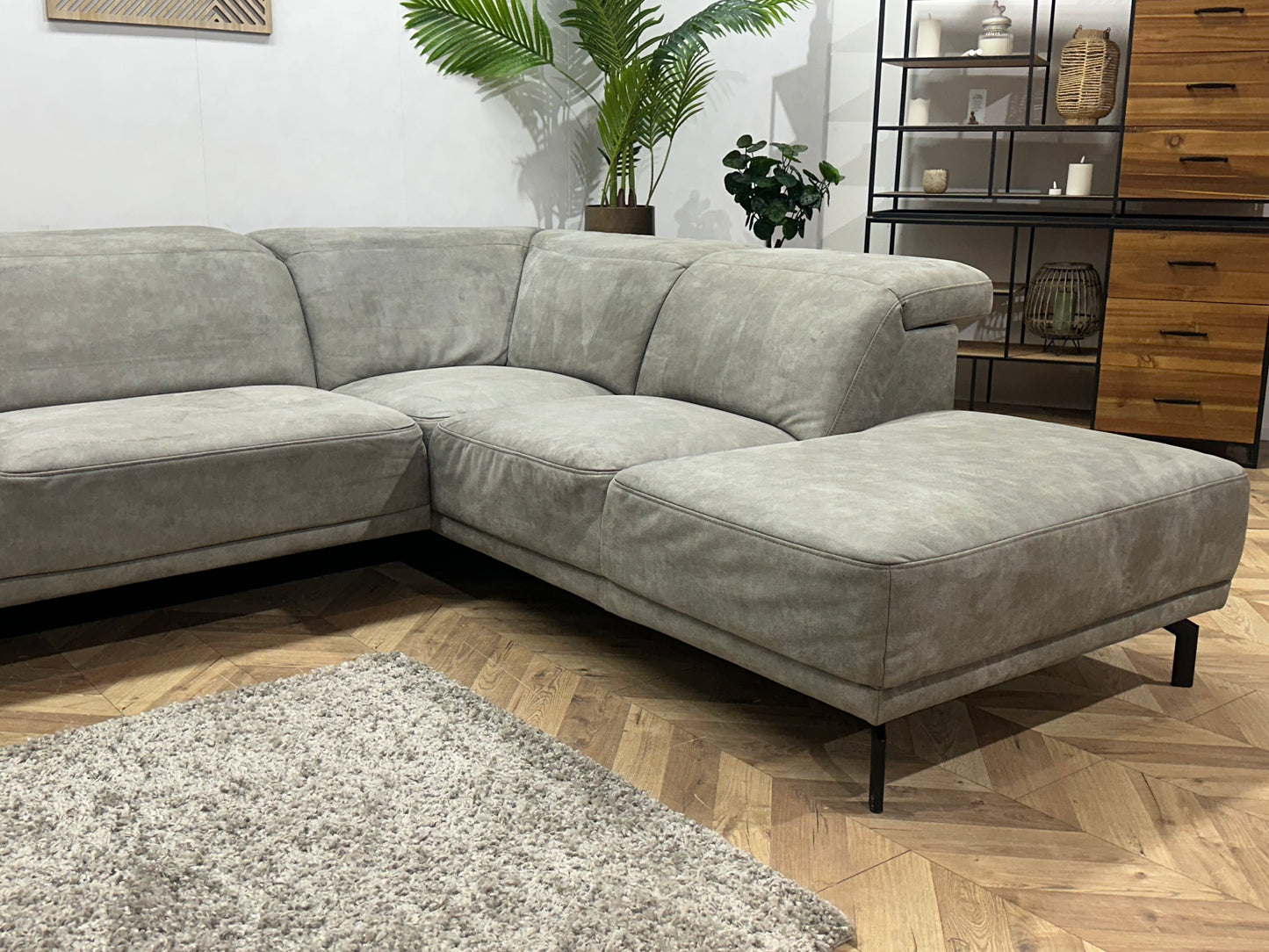 H&H Grijze Suède Stoffen Hoekbank ~ Verstelbare Hoofdsteunen