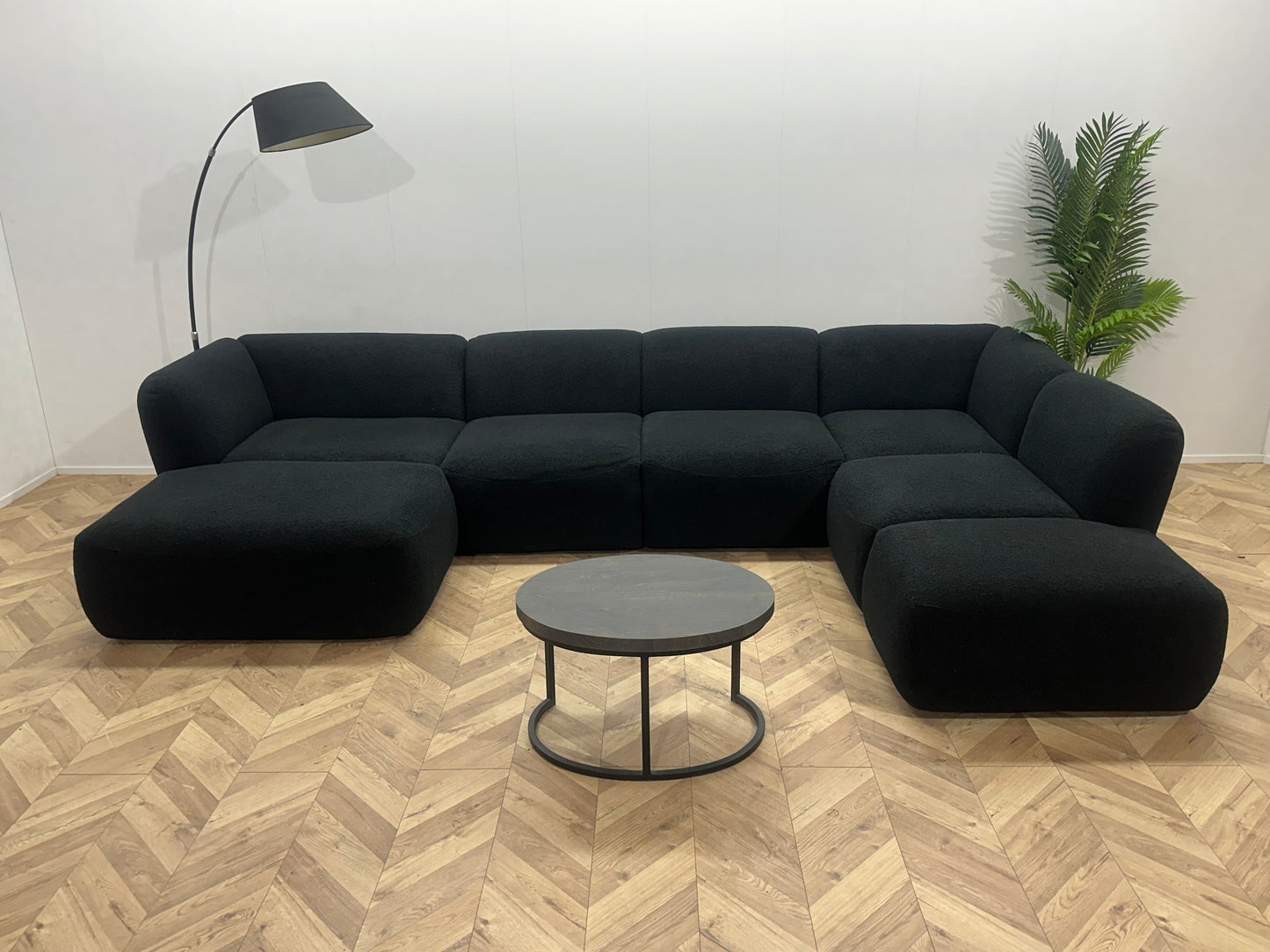 !Showroommodel! Zwarte Bouclé Stoffen U Bank